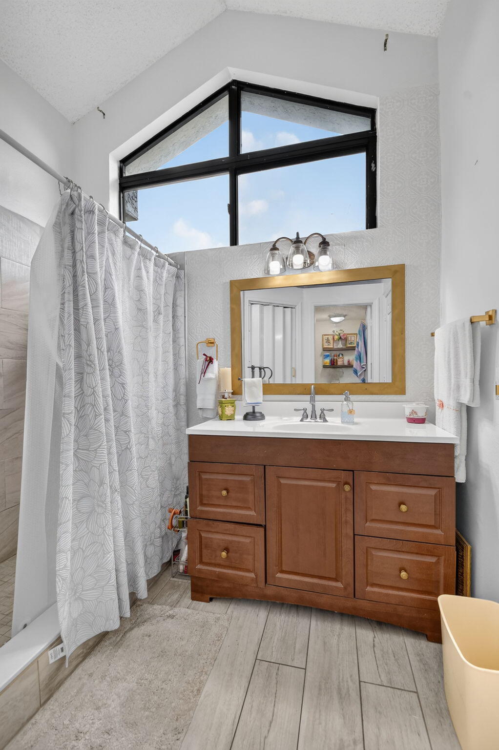 HARBOUR POINTE AT RIVER BRIDGE CONDO - Residential