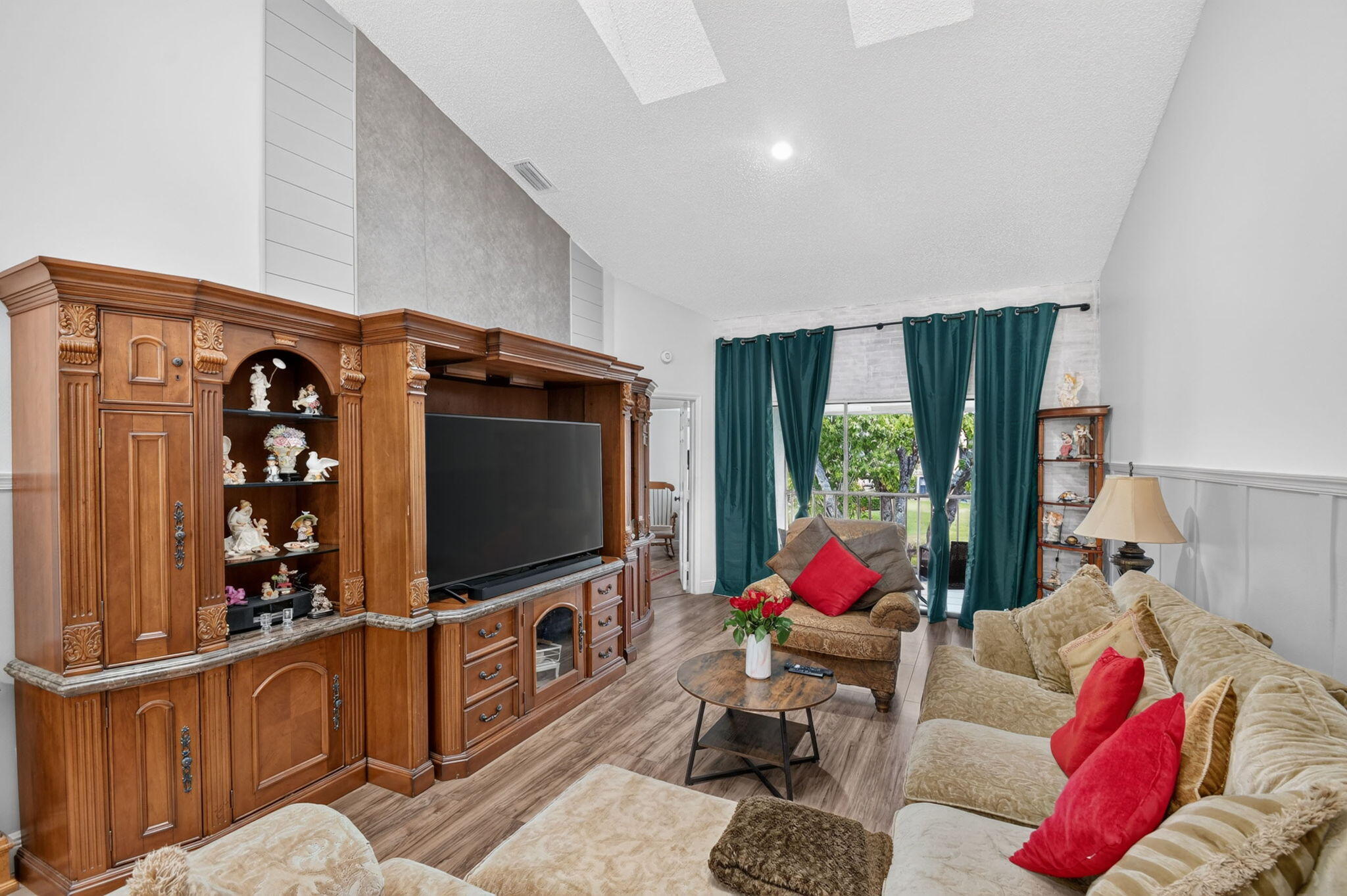 HARBOUR POINTE AT RIVER BRIDGE CONDO - Residential