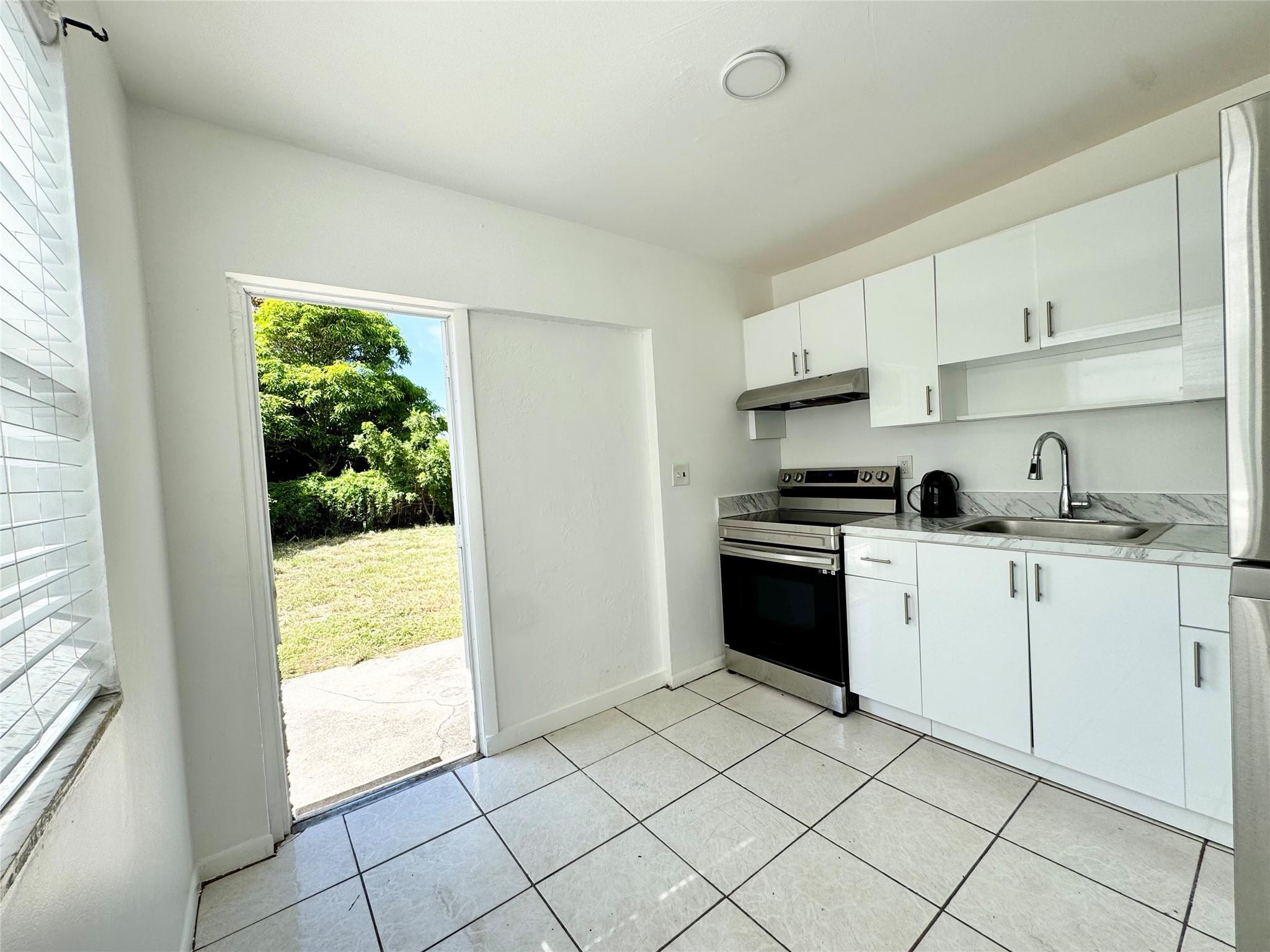 INLET GROVE - Residential Lease