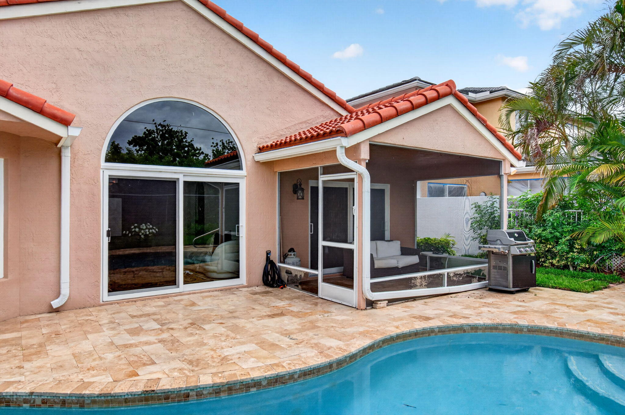 SYMPHONY BAY - Residential