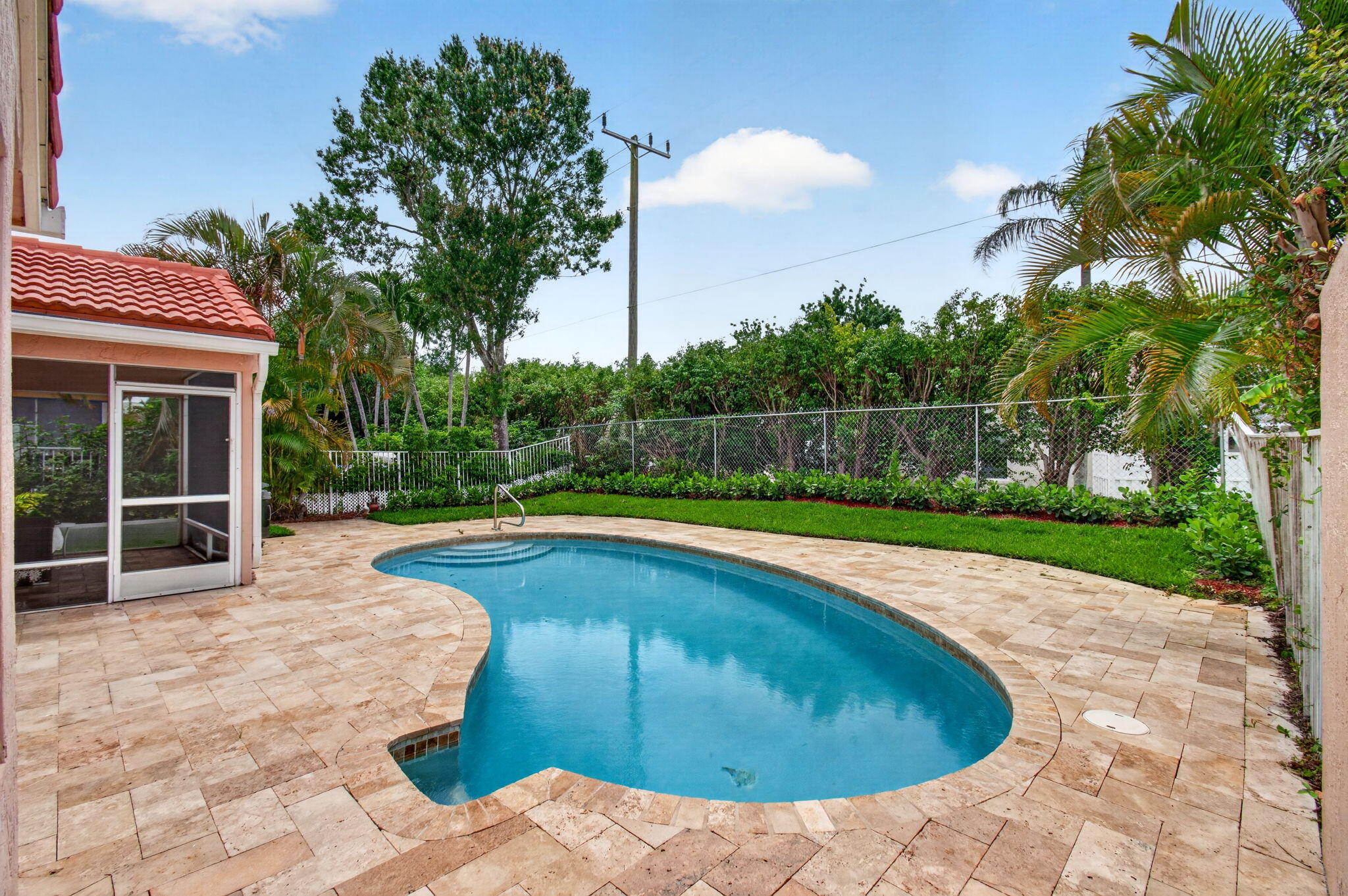 SYMPHONY BAY - Residential