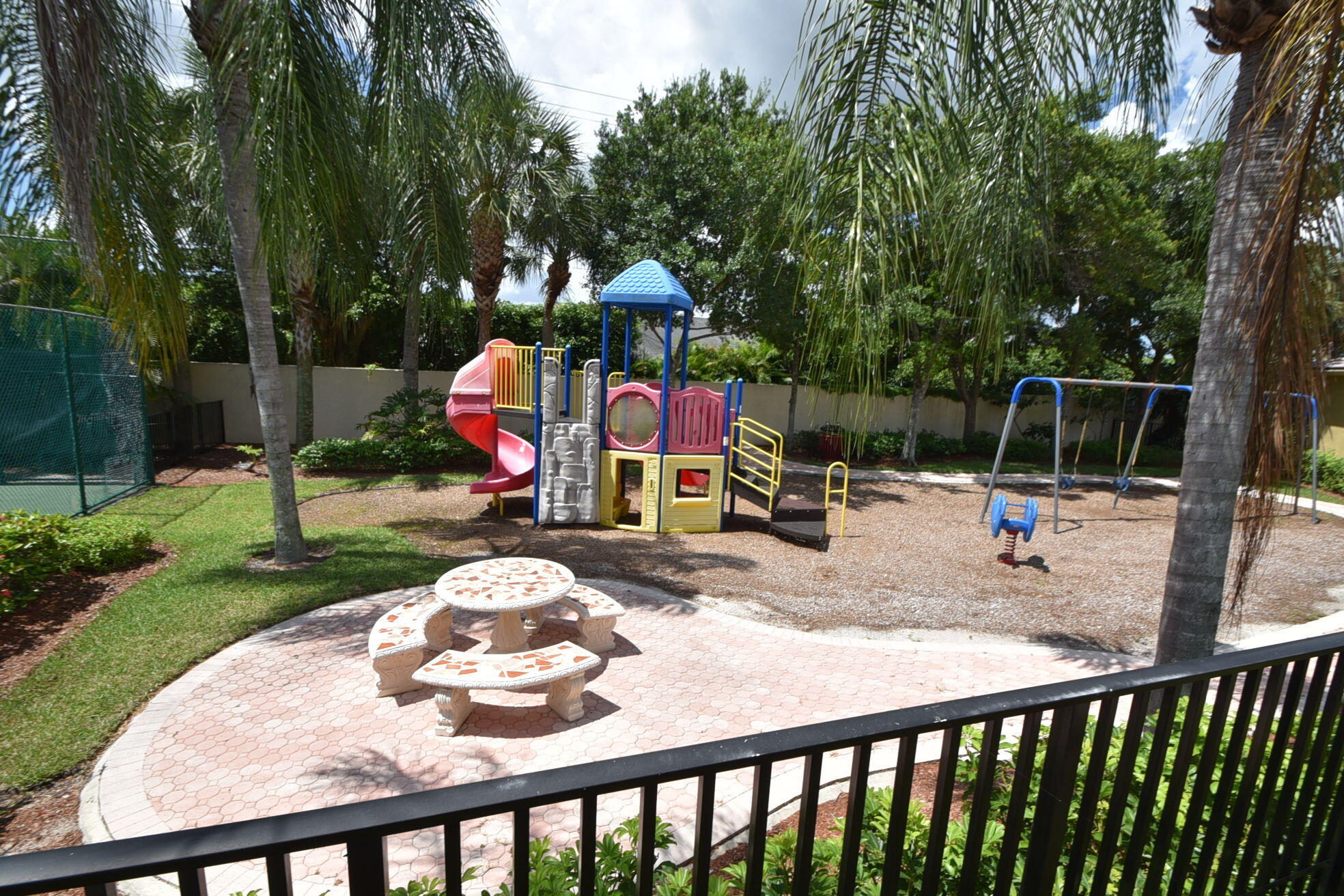 SYMPHONY BAY - Residential