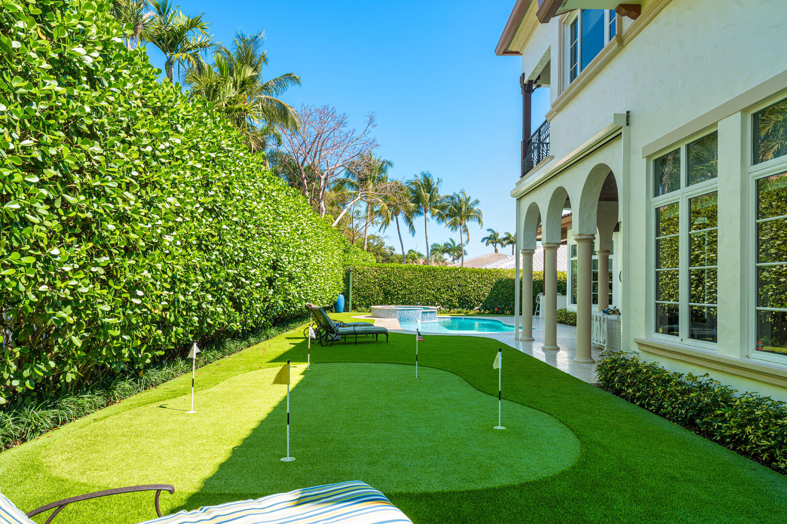 ROYAL PALM YACHT & COUNTRY CLUB - Residential