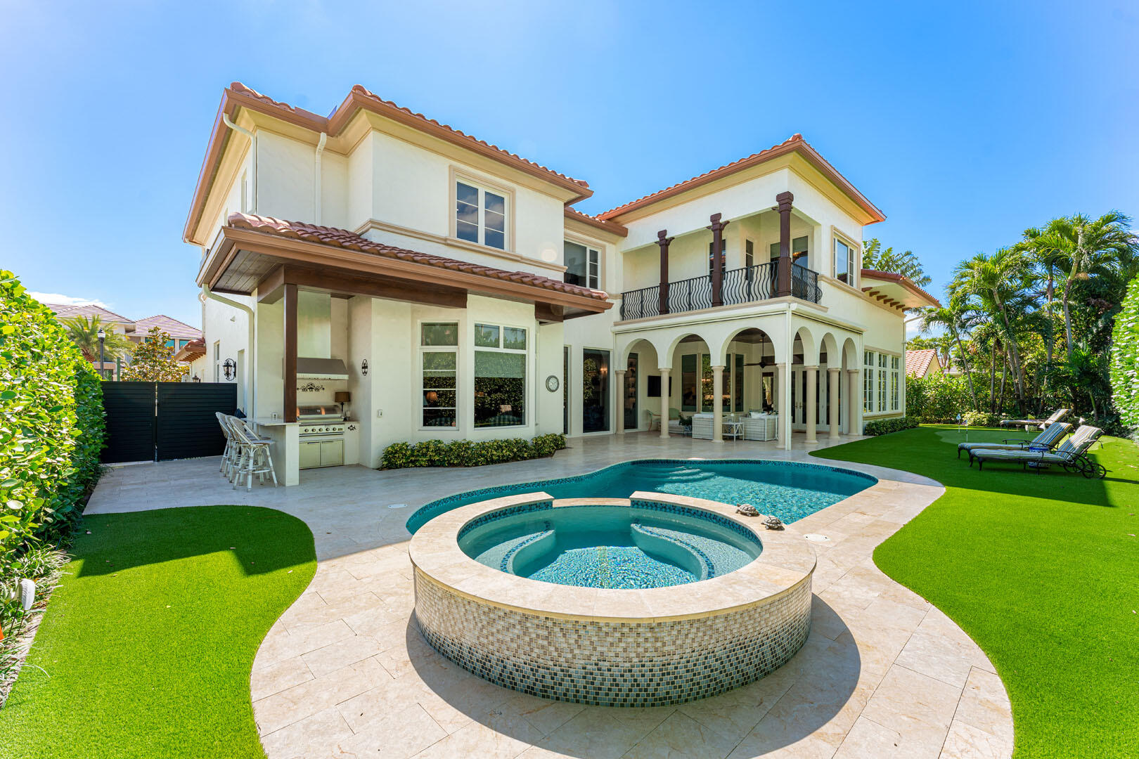ROYAL PALM YACHT & COUNTRY CLUB - Residential