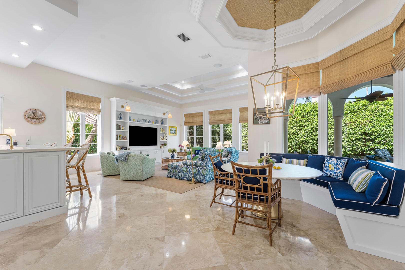 ROYAL PALM YACHT & COUNTRY CLUB - Residential
