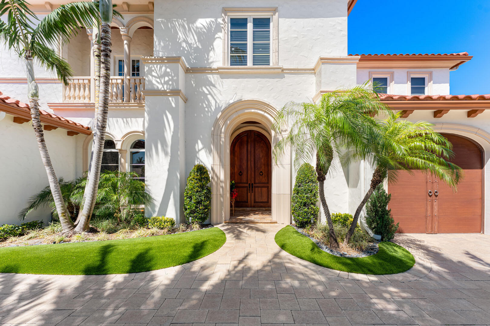 ROYAL PALM YACHT & COUNTRY CLUB - Residential