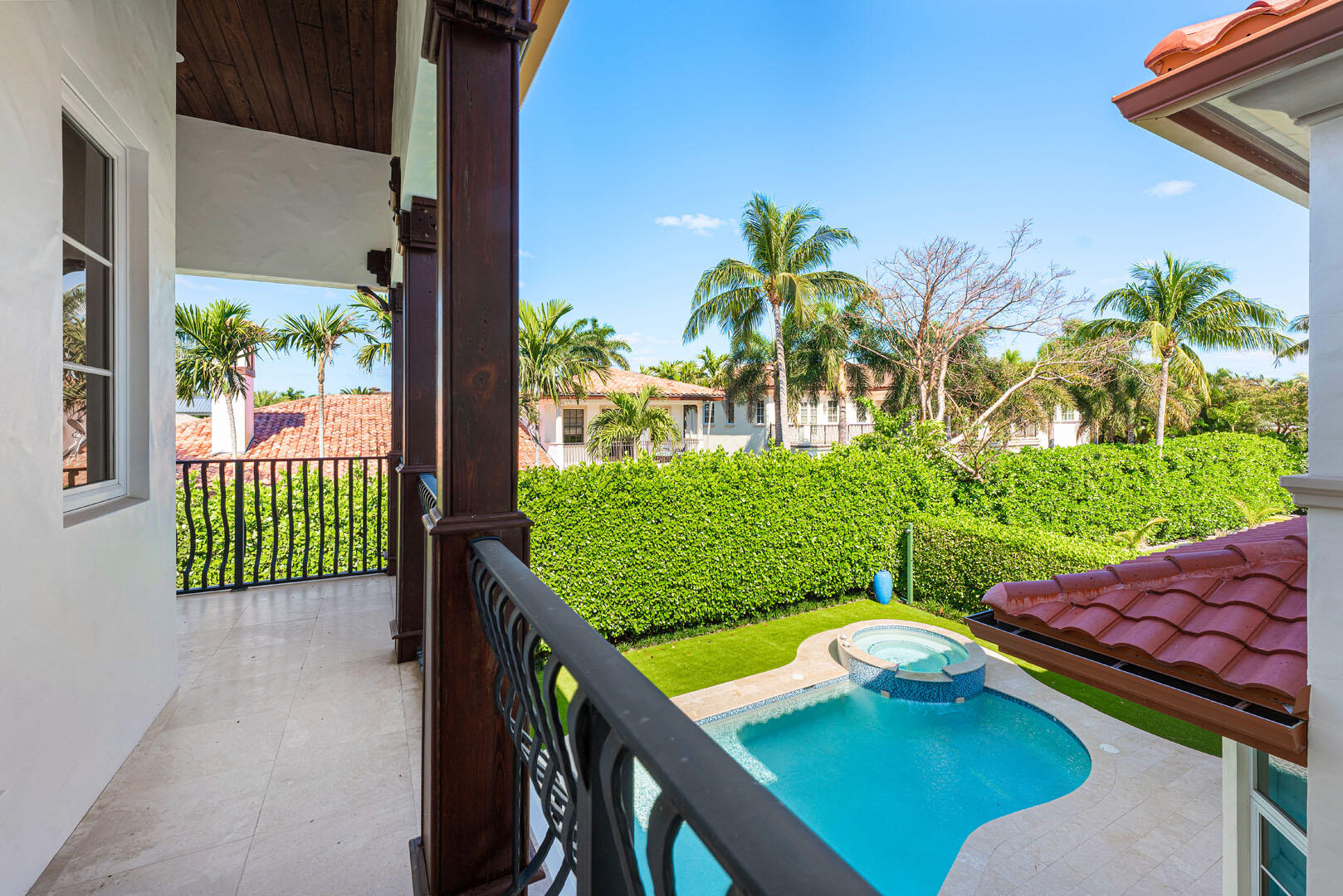 ROYAL PALM YACHT & COUNTRY CLUB - Residential