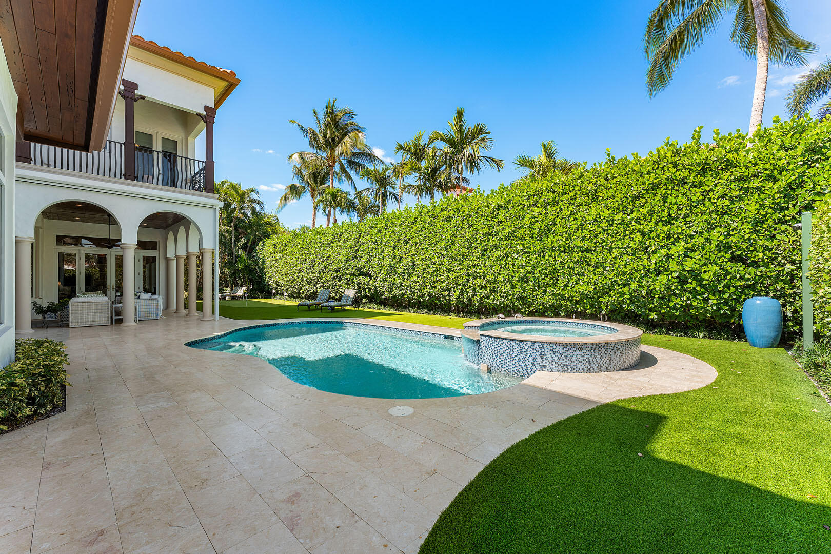 ROYAL PALM YACHT & COUNTRY CLUB - Residential