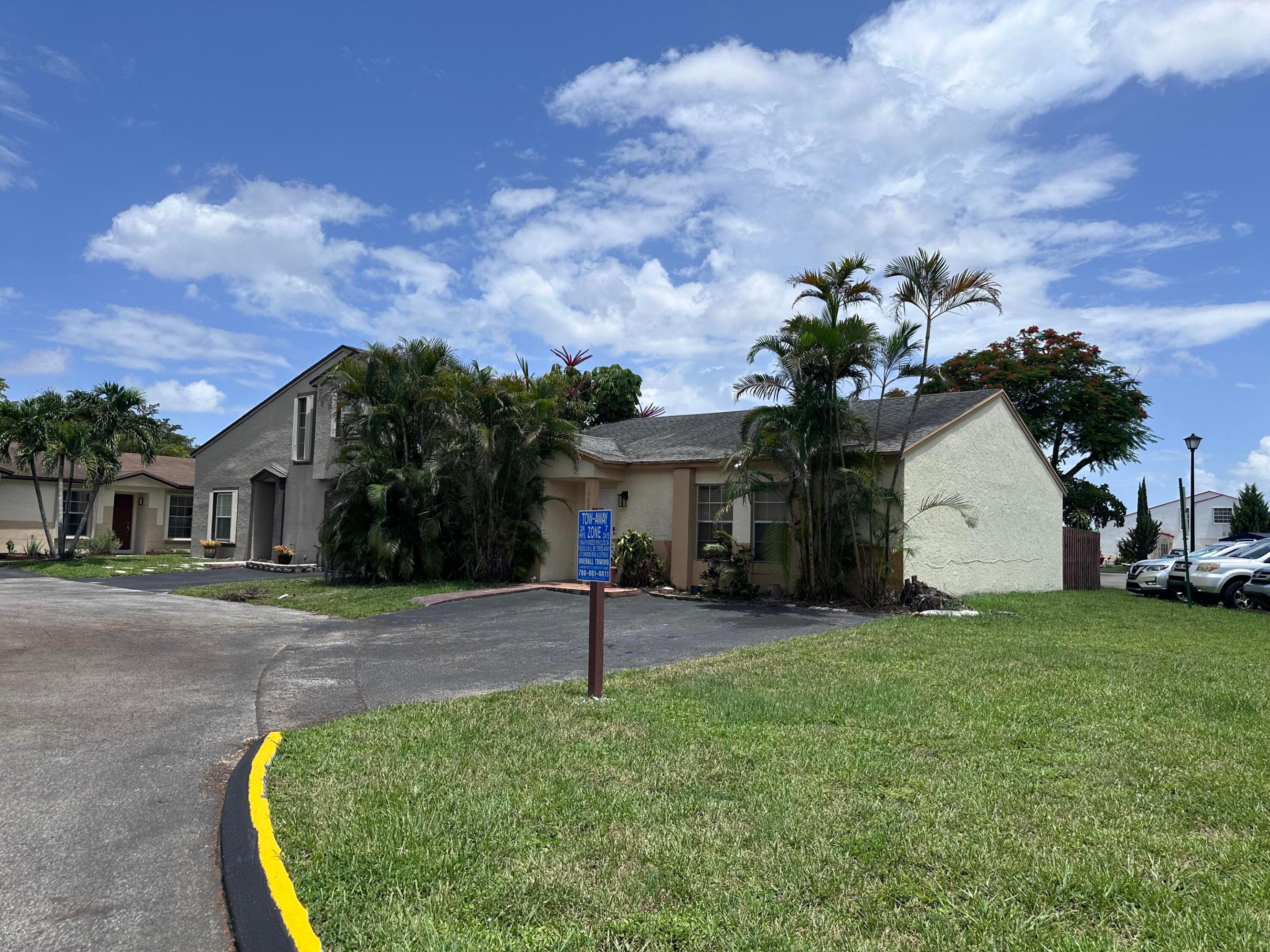 COUNTRY LAKE HOMES - Residential