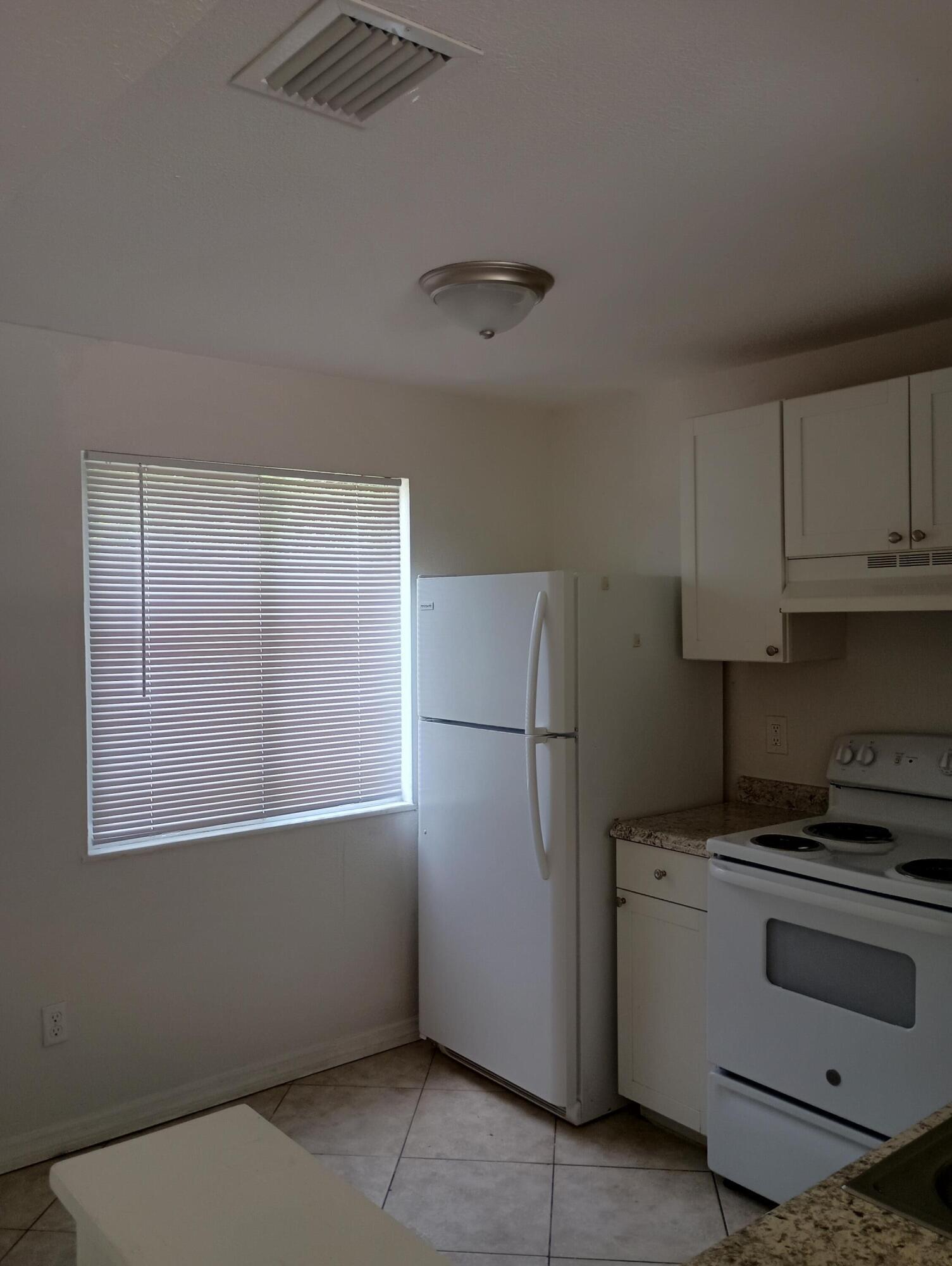 DIXIELAND SUBDIVISION - Residential Lease