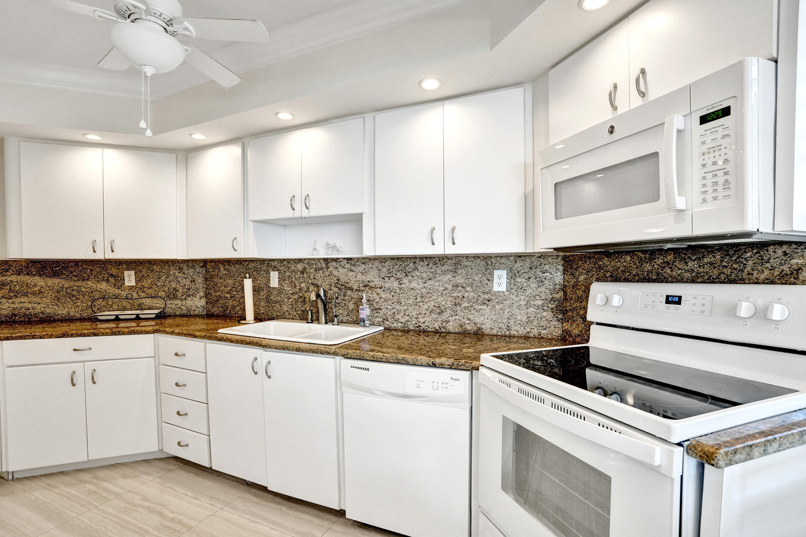 Claridge Condo - Residential