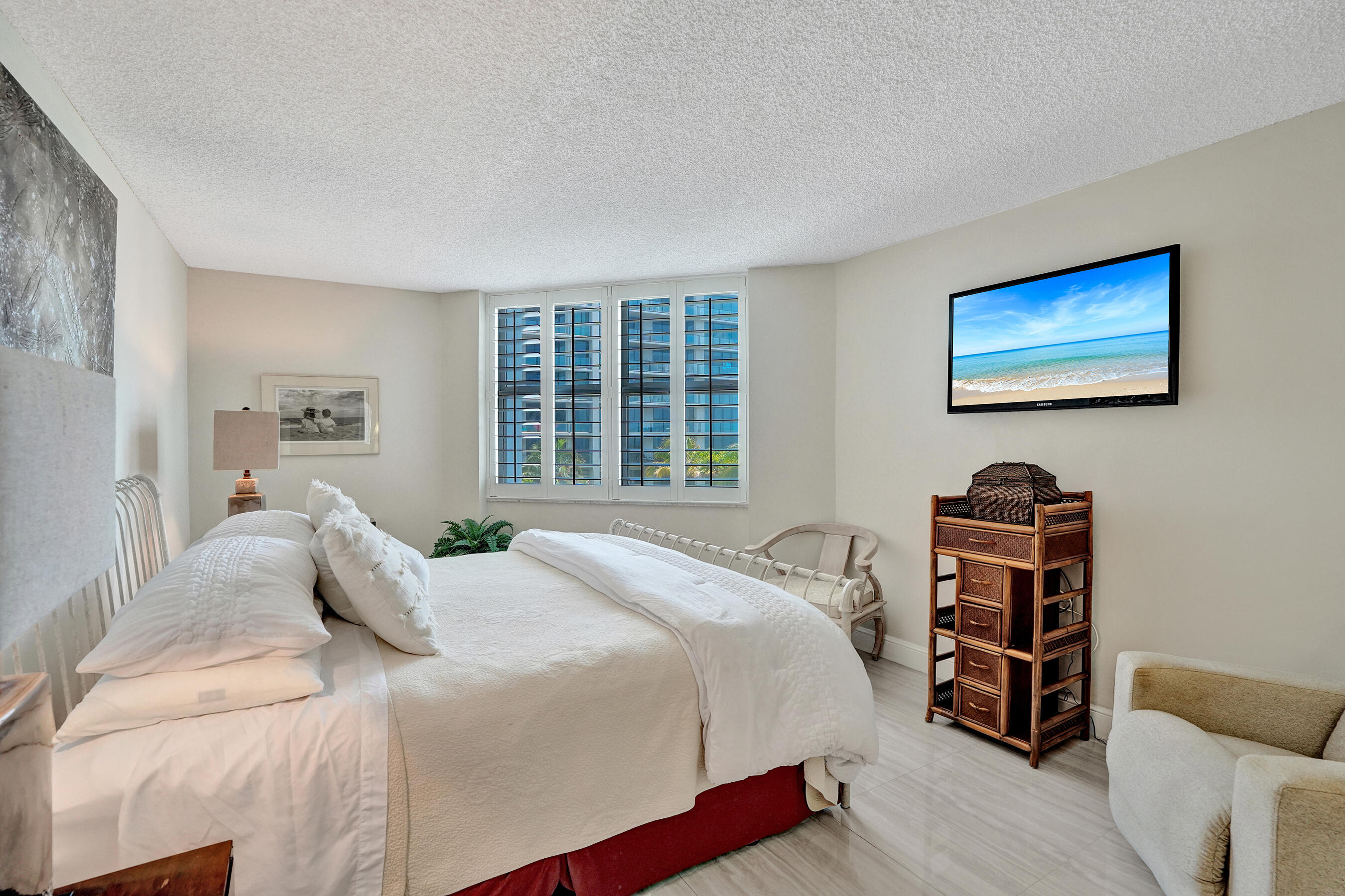 Claridge Condo - Residential