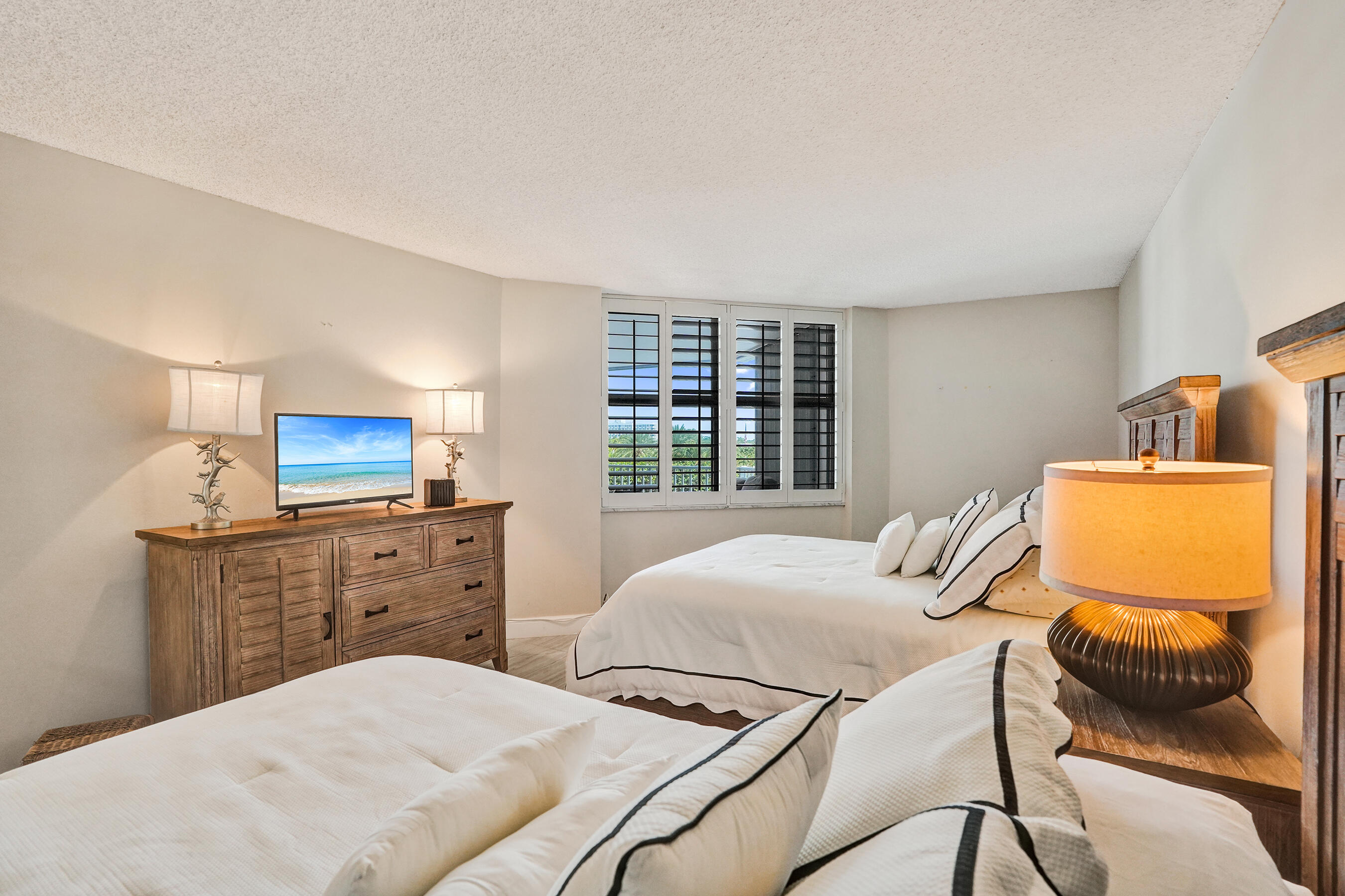 Claridge Condo - Residential