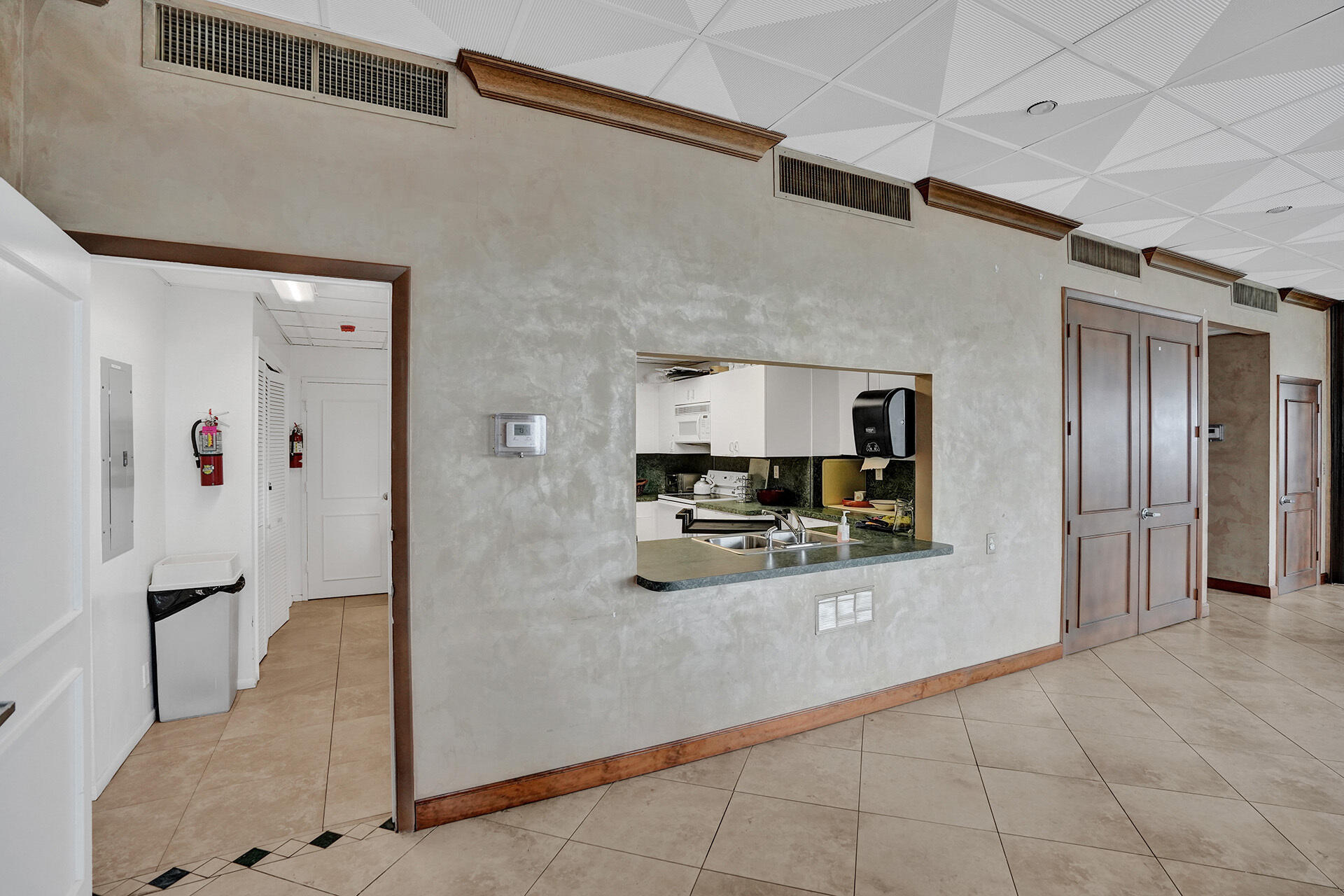 Claridge Condo - Residential