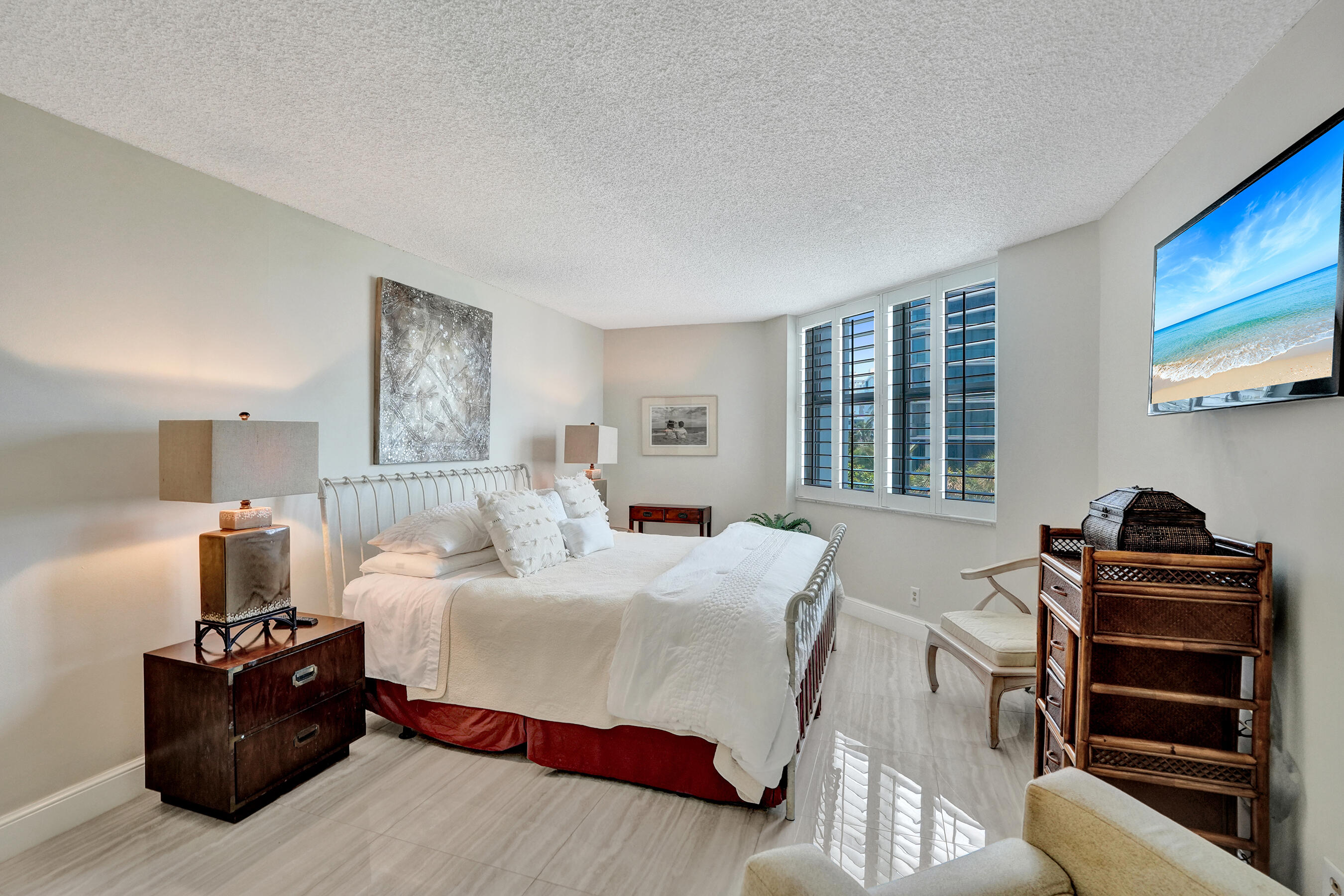 Claridge Condo - Residential