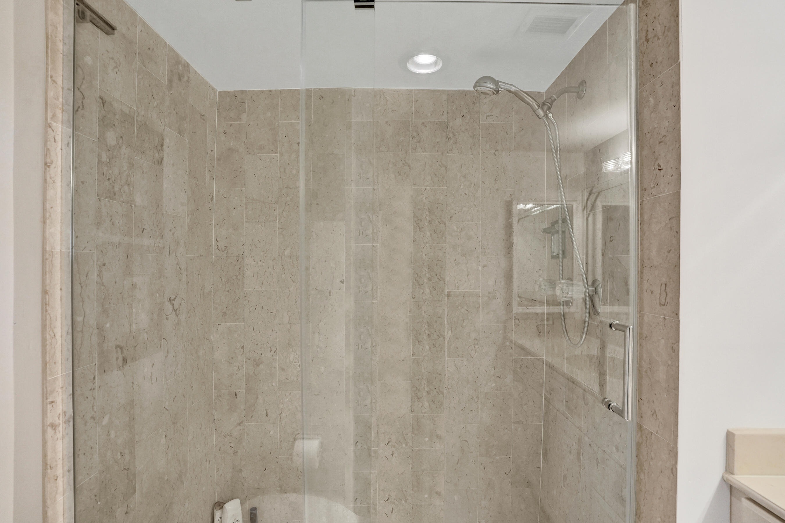 Claridge Condo - Residential