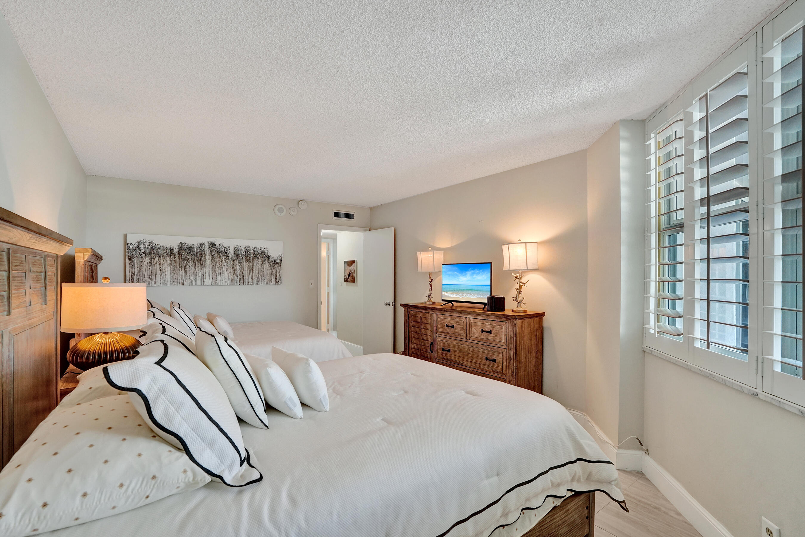Claridge Condo - Residential