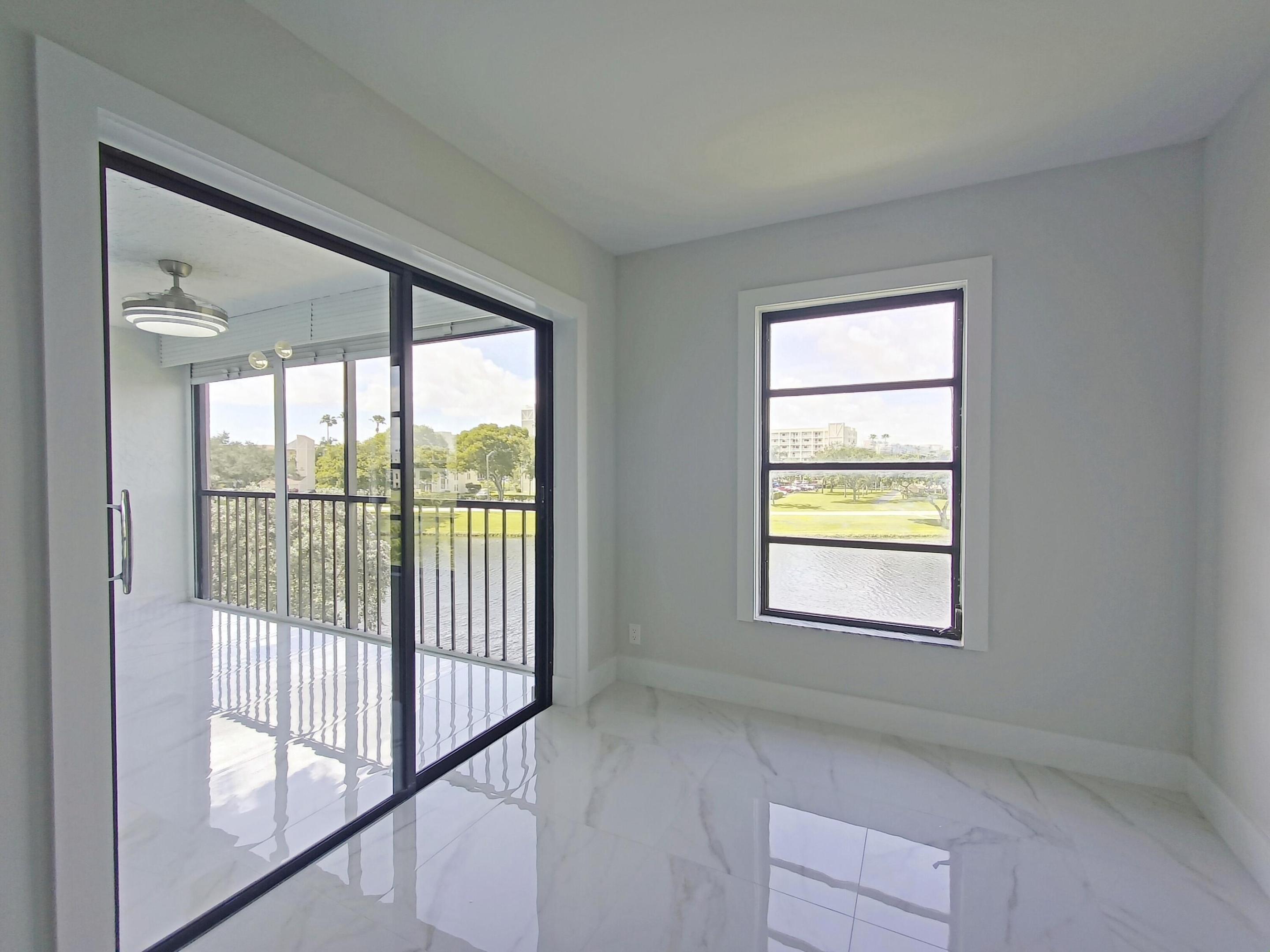HUNTINGTON LAKES SEC FOUR CONDOS - Residential