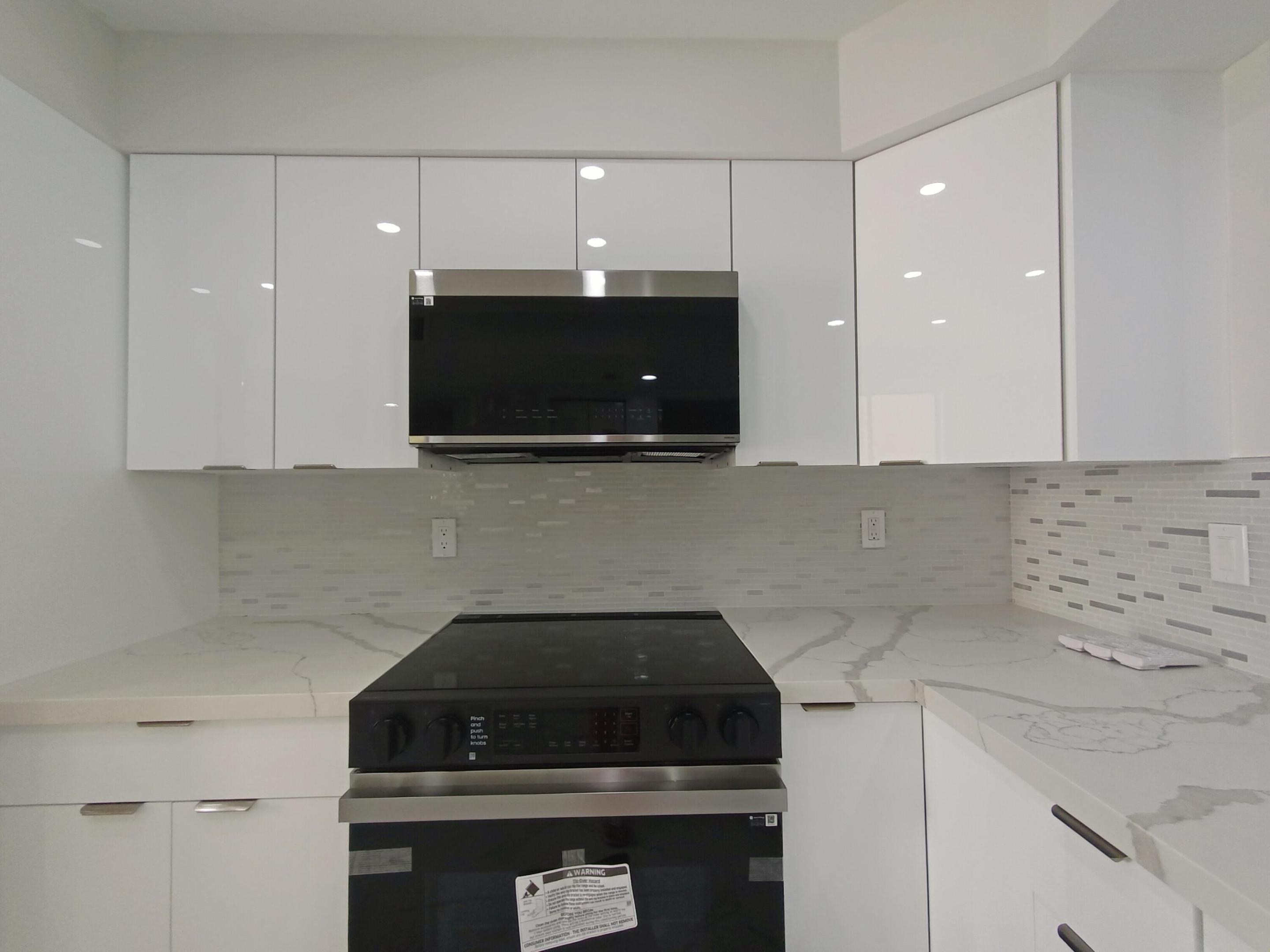 HUNTINGTON LAKES SEC FOUR CONDOS - Residential