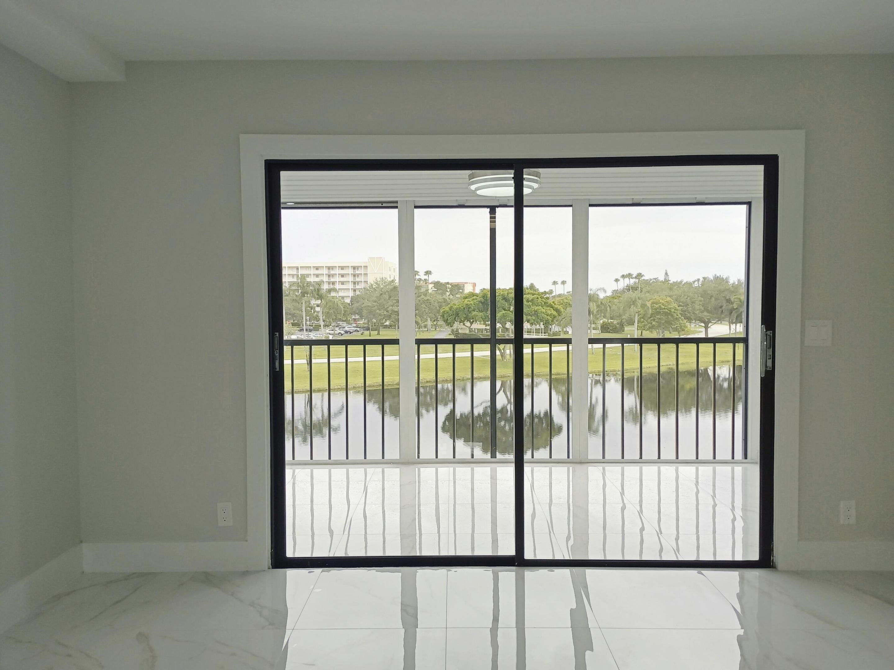 HUNTINGTON LAKES SEC FOUR CONDOS - Residential