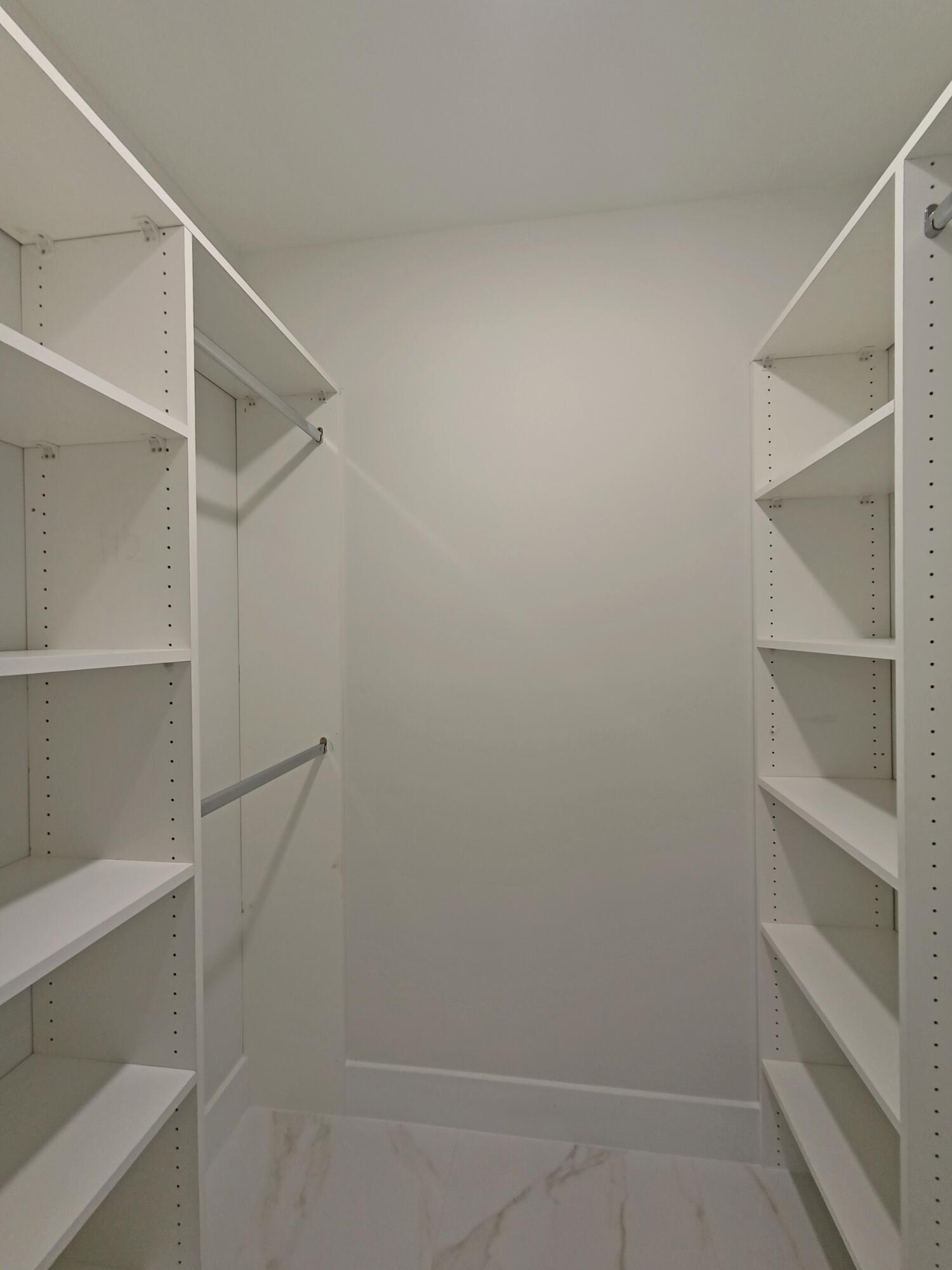 HUNTINGTON LAKES SEC FOUR CONDOS - Residential