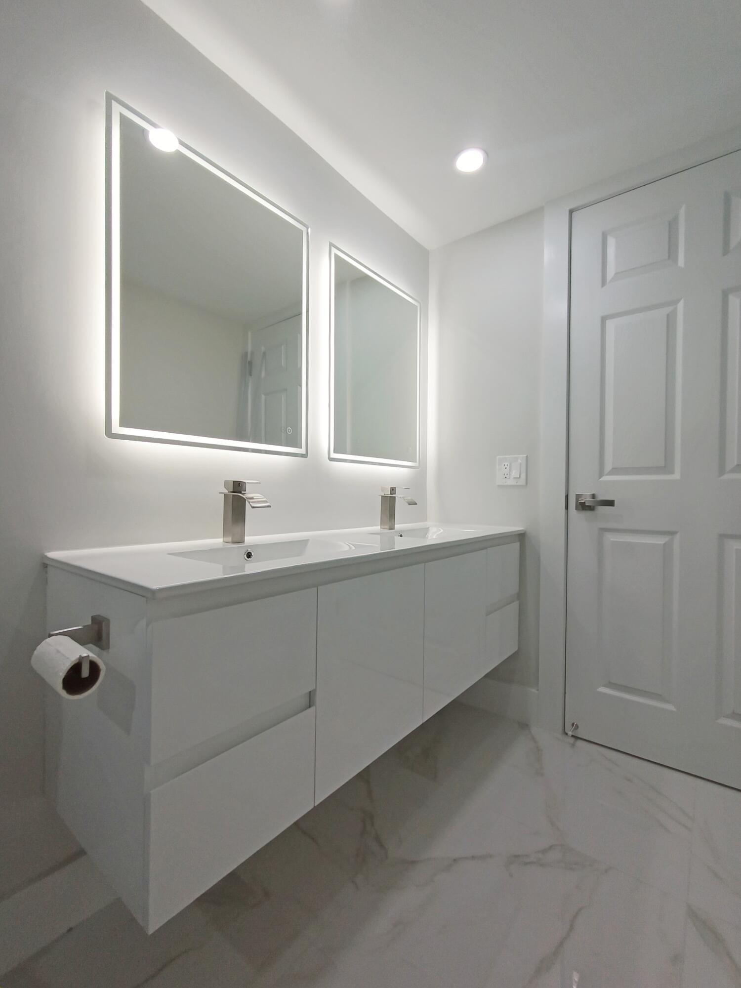 HUNTINGTON LAKES SEC FOUR CONDOS - Residential