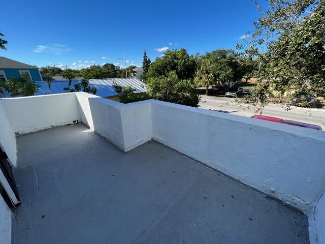 LAKE WORTH TOWN OF - Residential Income