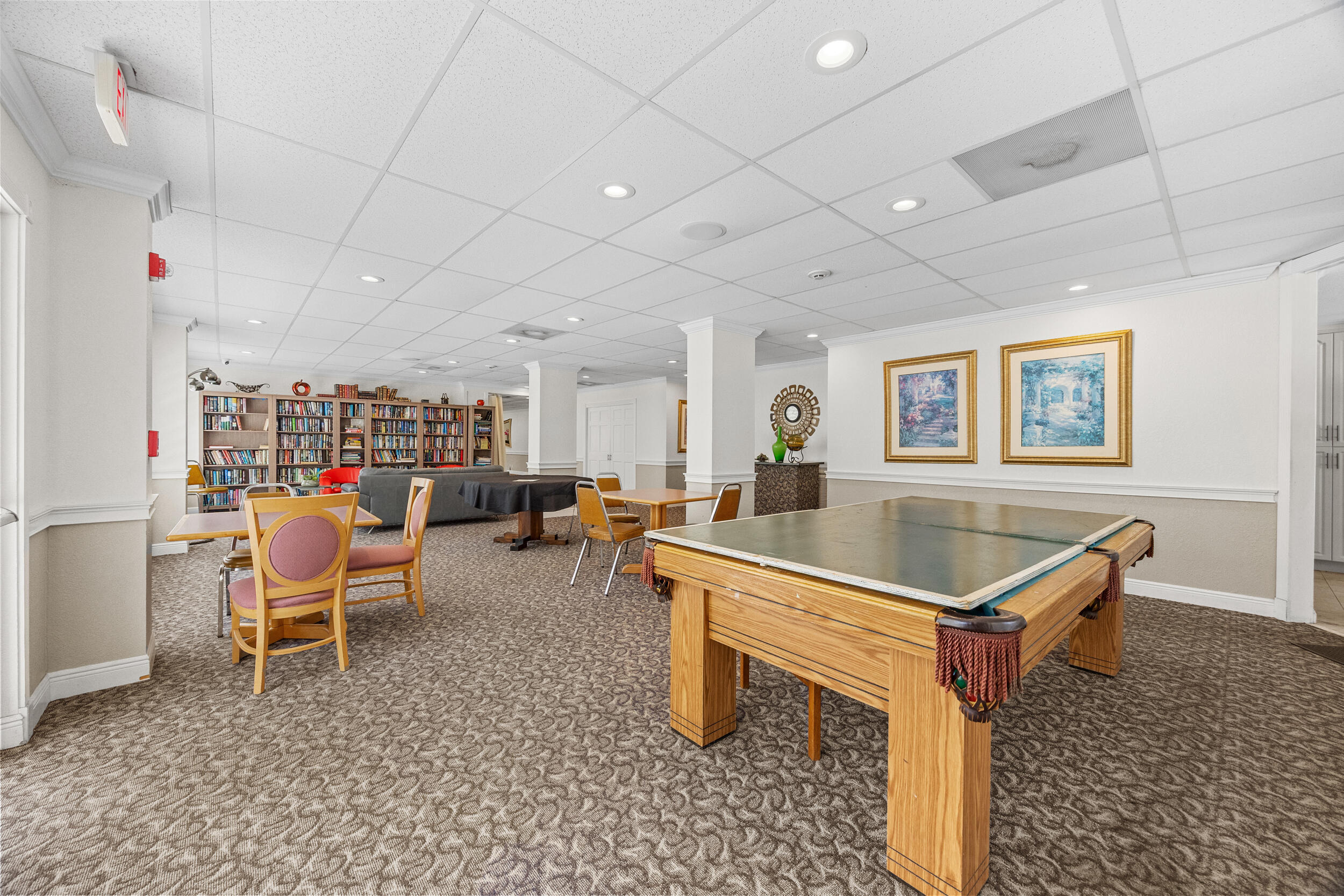 COUNTRY CLUB TOWER OF CORAL - Residential