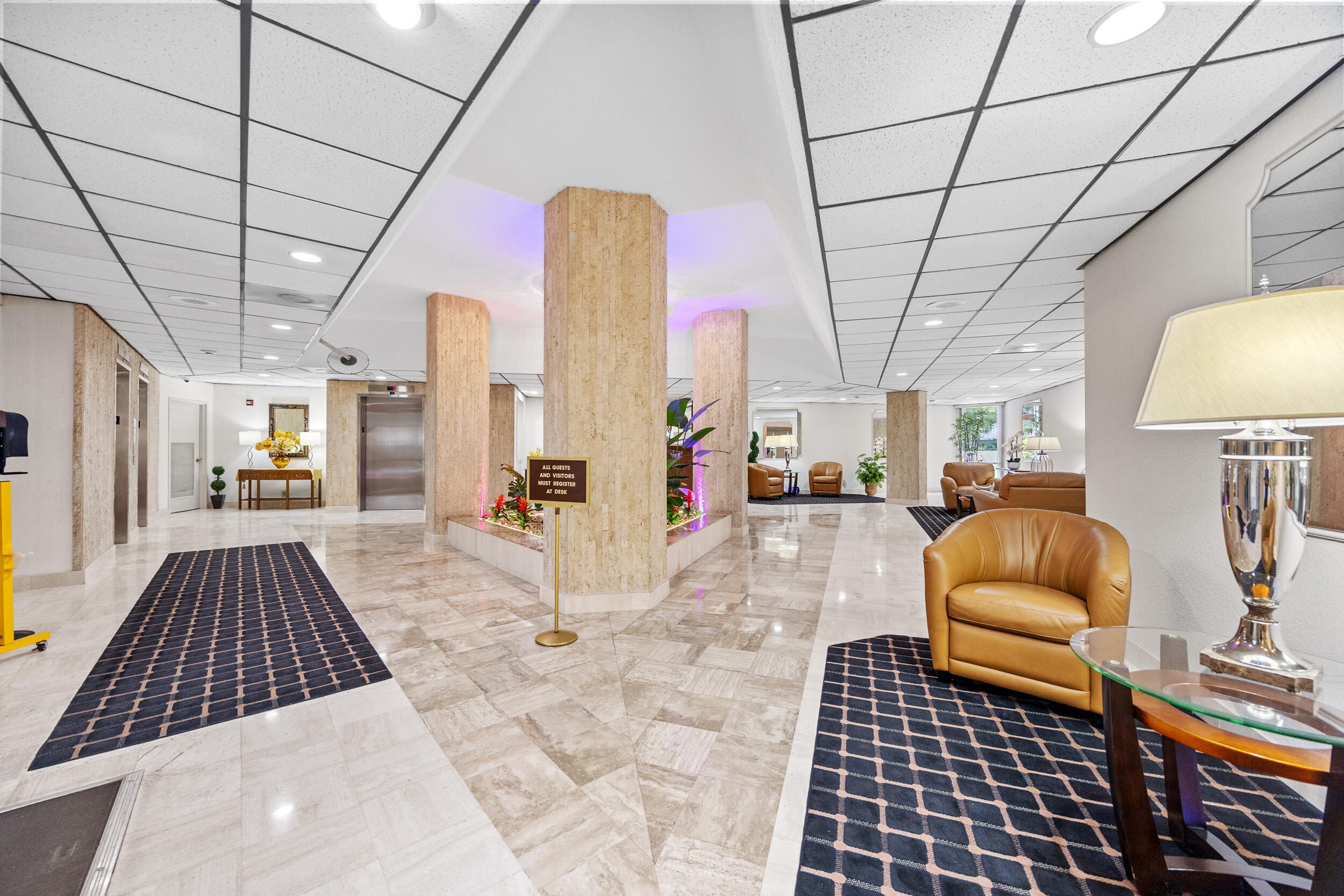 COUNTRY CLUB TOWER OF CORAL - Residential