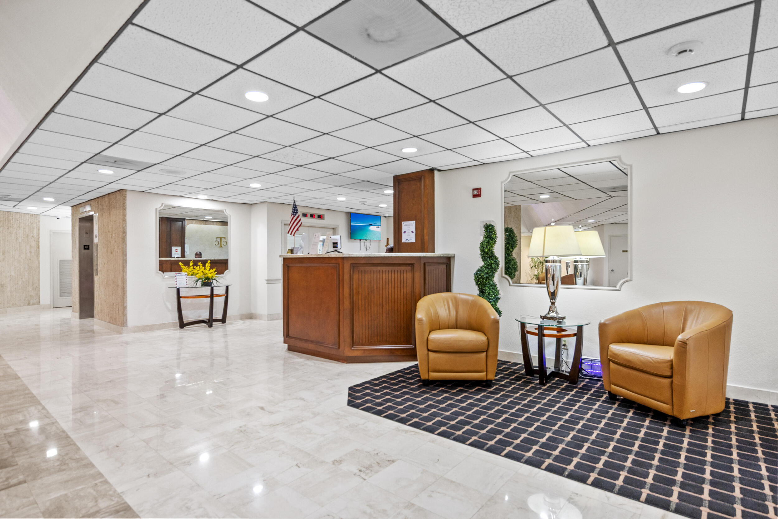 COUNTRY CLUB TOWER OF CORAL - Residential