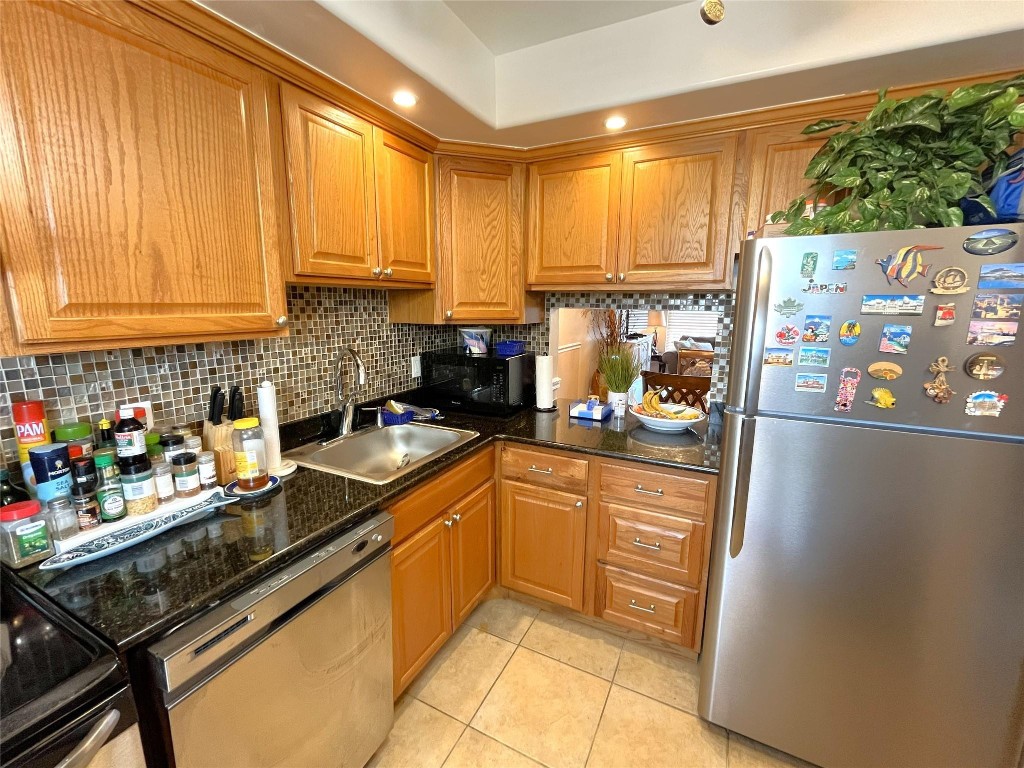 ORIOLE GOLF AND TENNIS - Residential