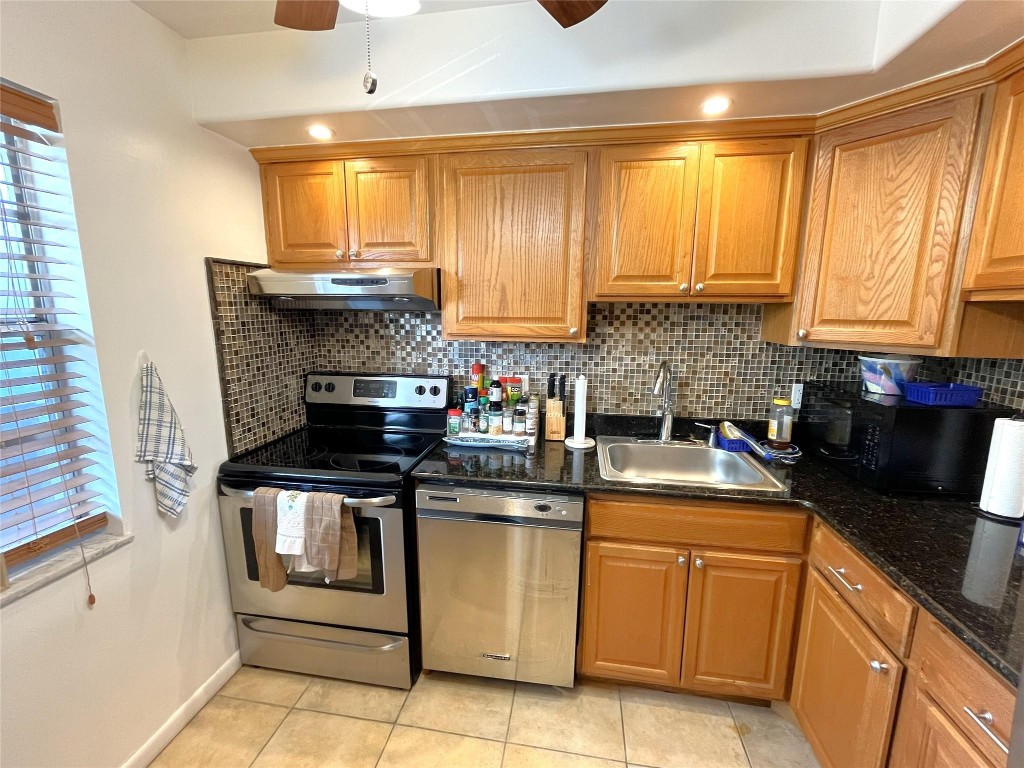ORIOLE GOLF AND TENNIS - Residential