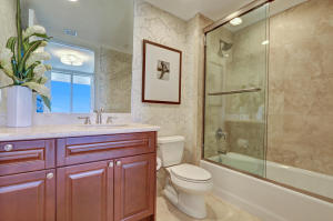 RITZ CARLTON RESIDENCES - Residential