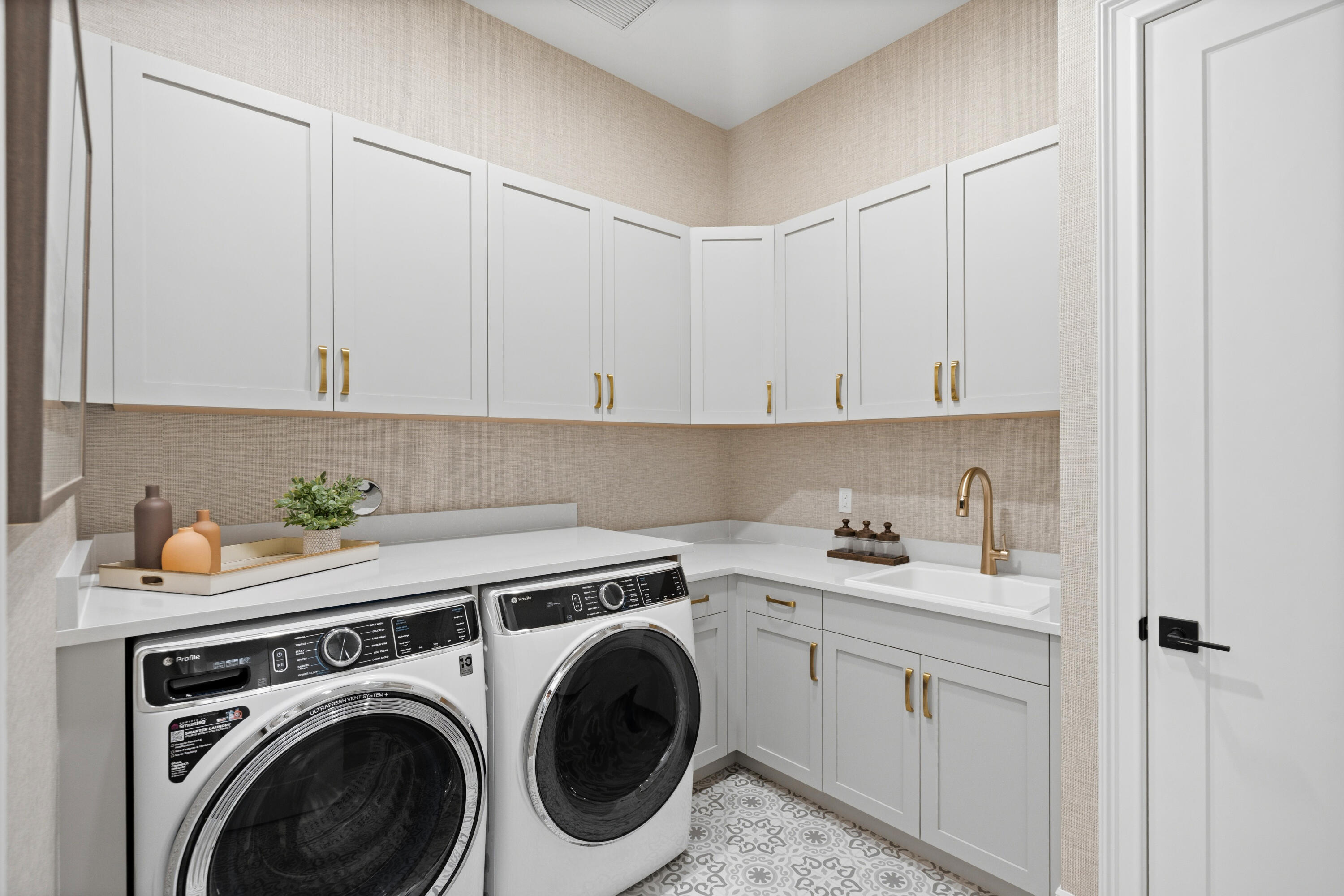 SEAGLASS P. D. - Residential