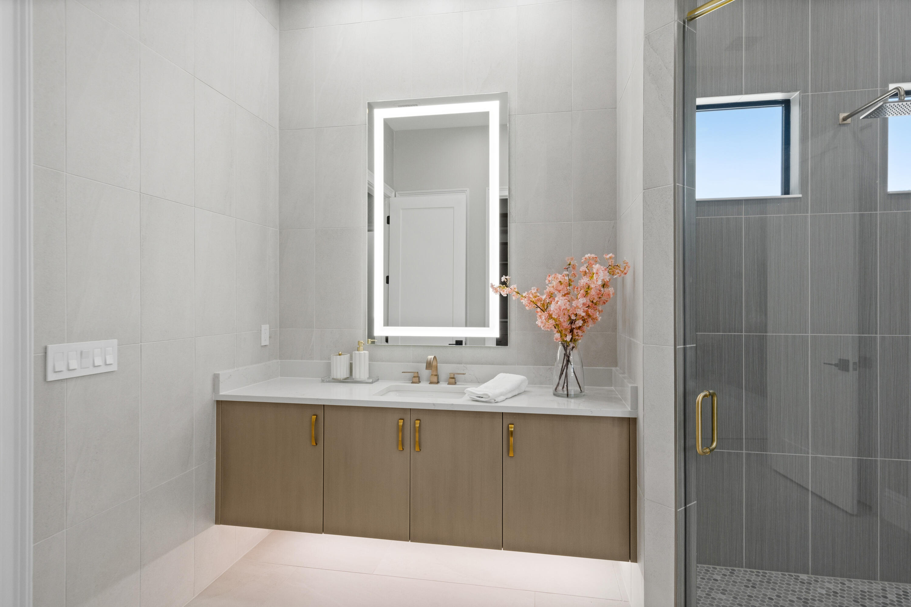 SEAGLASS P. D. - Residential
