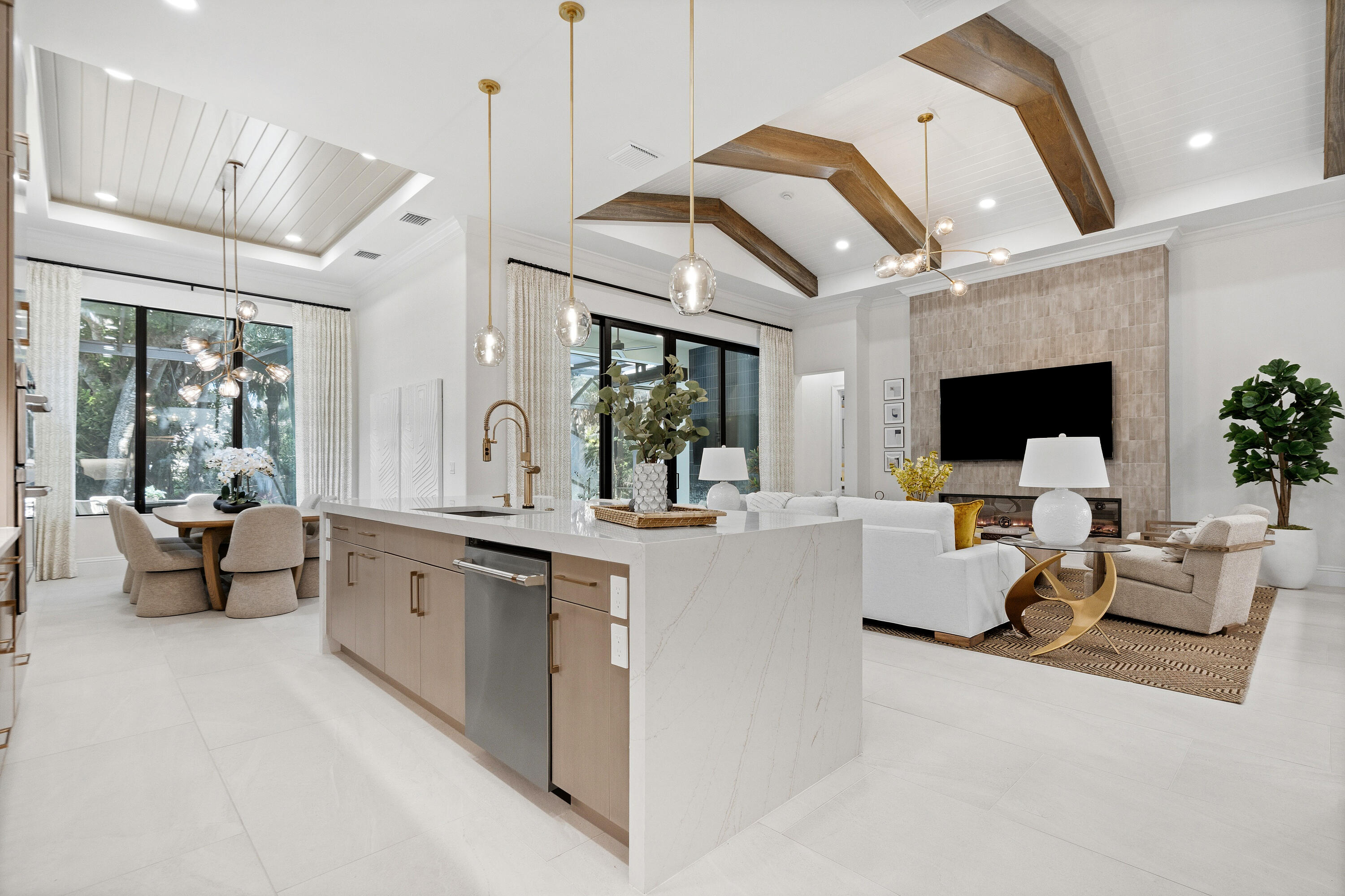 SEAGLASS P. D. - Residential