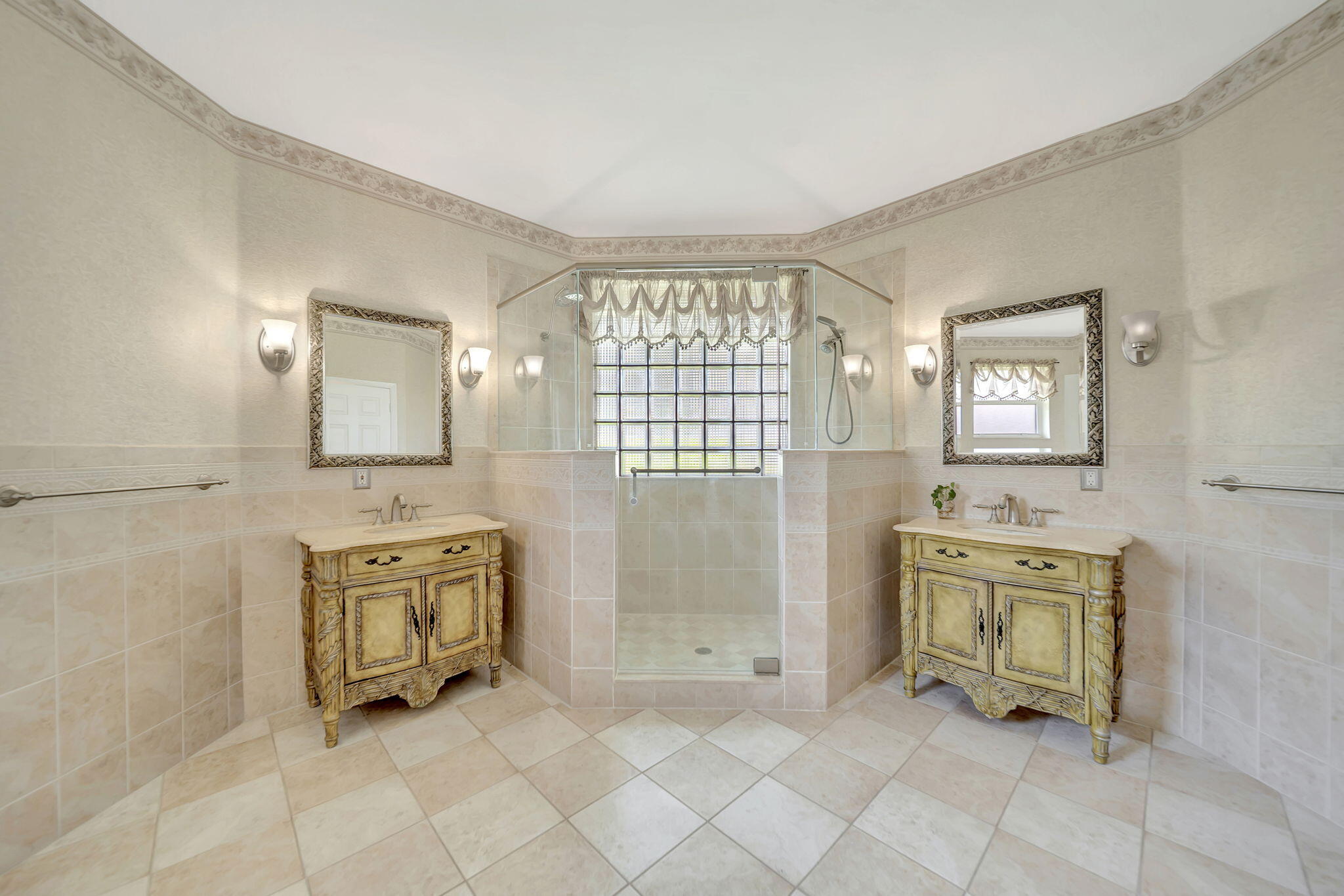 ESTATES AT TURTLE RUN - Residential