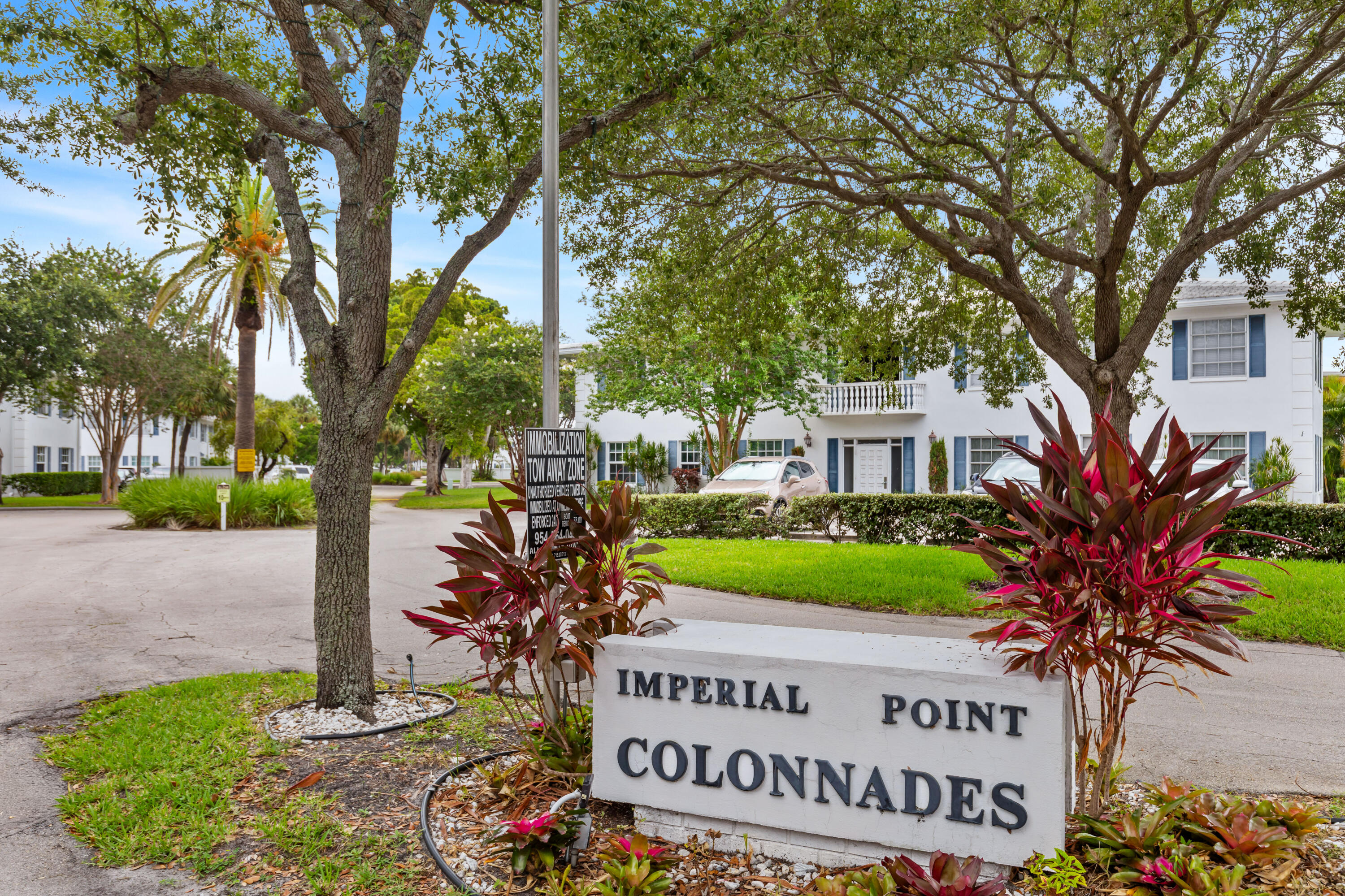 IMPERIAL POINT COLONNADES CONDO - Residential
