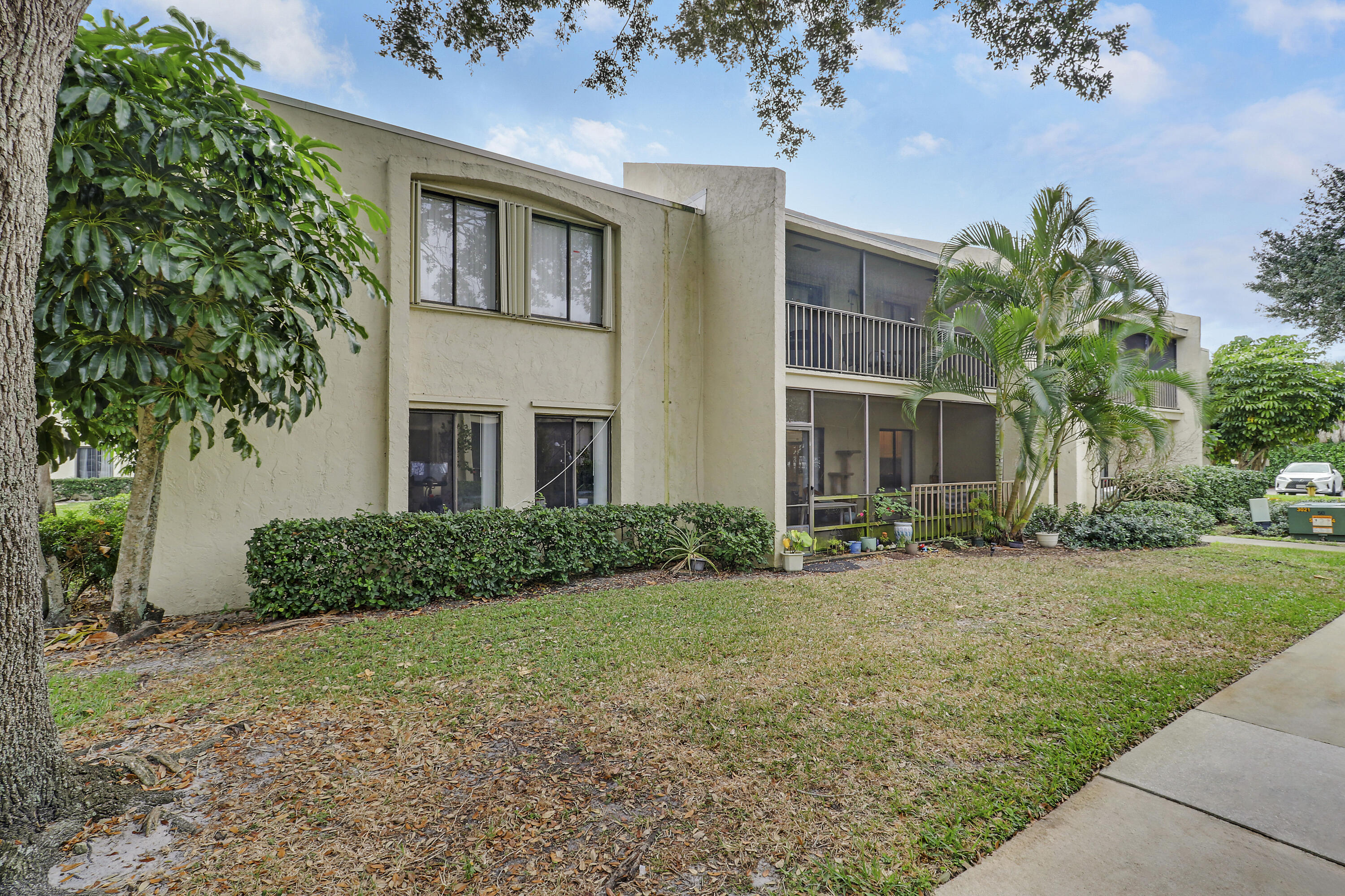 This charming 2 bed/2 bath 1st floor condo is ready for its next owner. Recently updated kitchen and bathrooms. All tile floors. Light and bright. Close to the pool. Minutes from everything in Jupiter and Tequesta. Seller is open to Seller financing option
