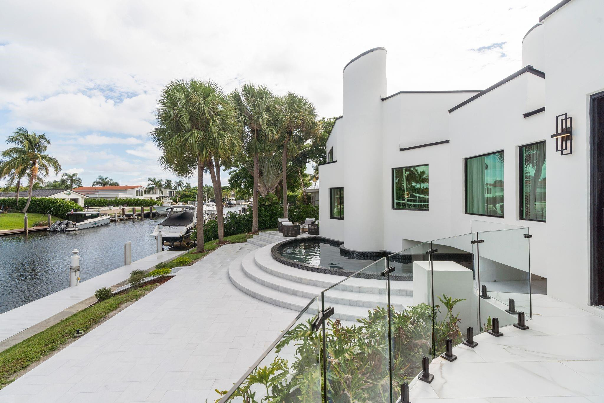 HILLSBORO HARBOR UNIT - Residential