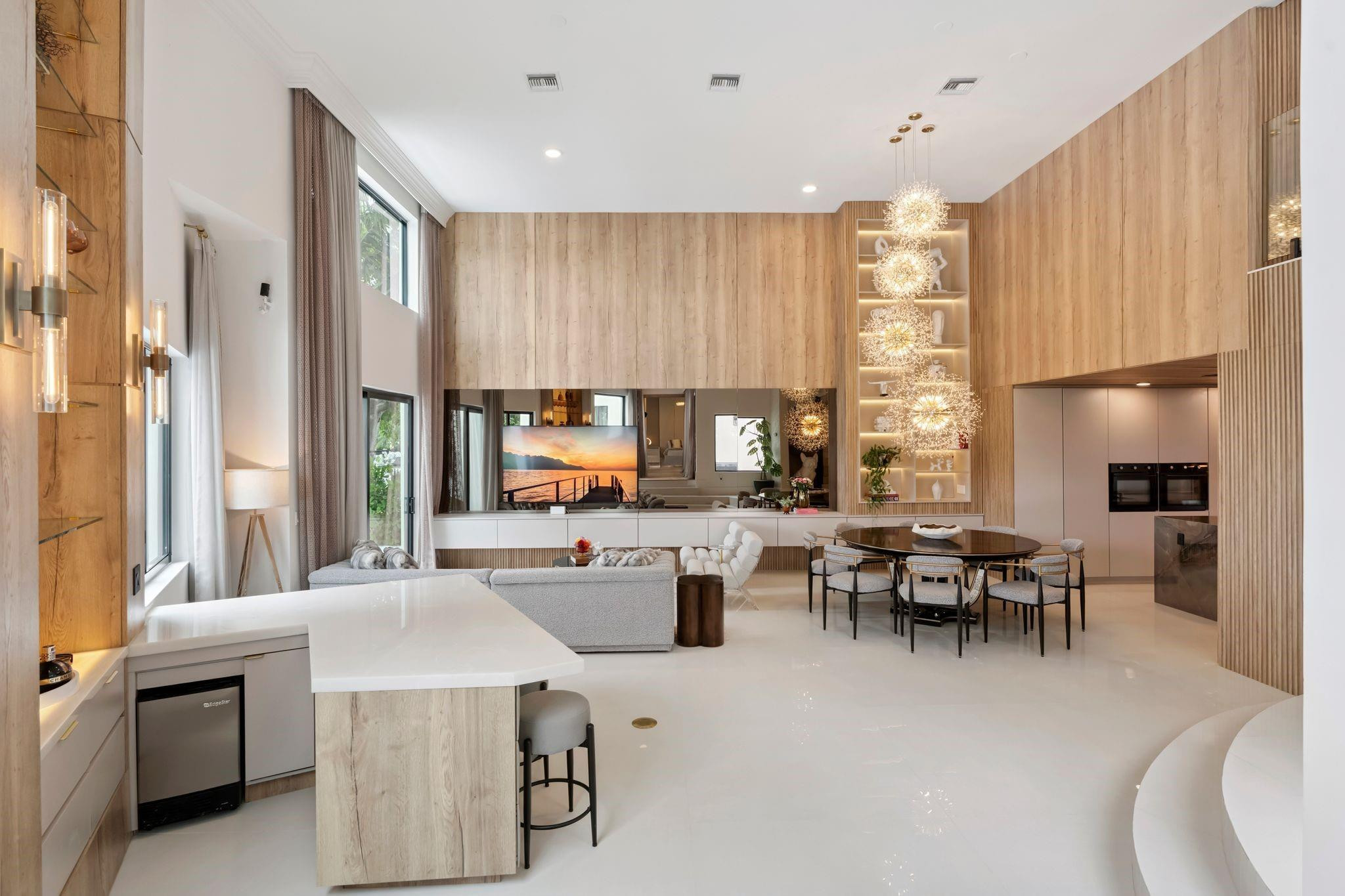 HILLSBORO HARBOR UNIT - Residential