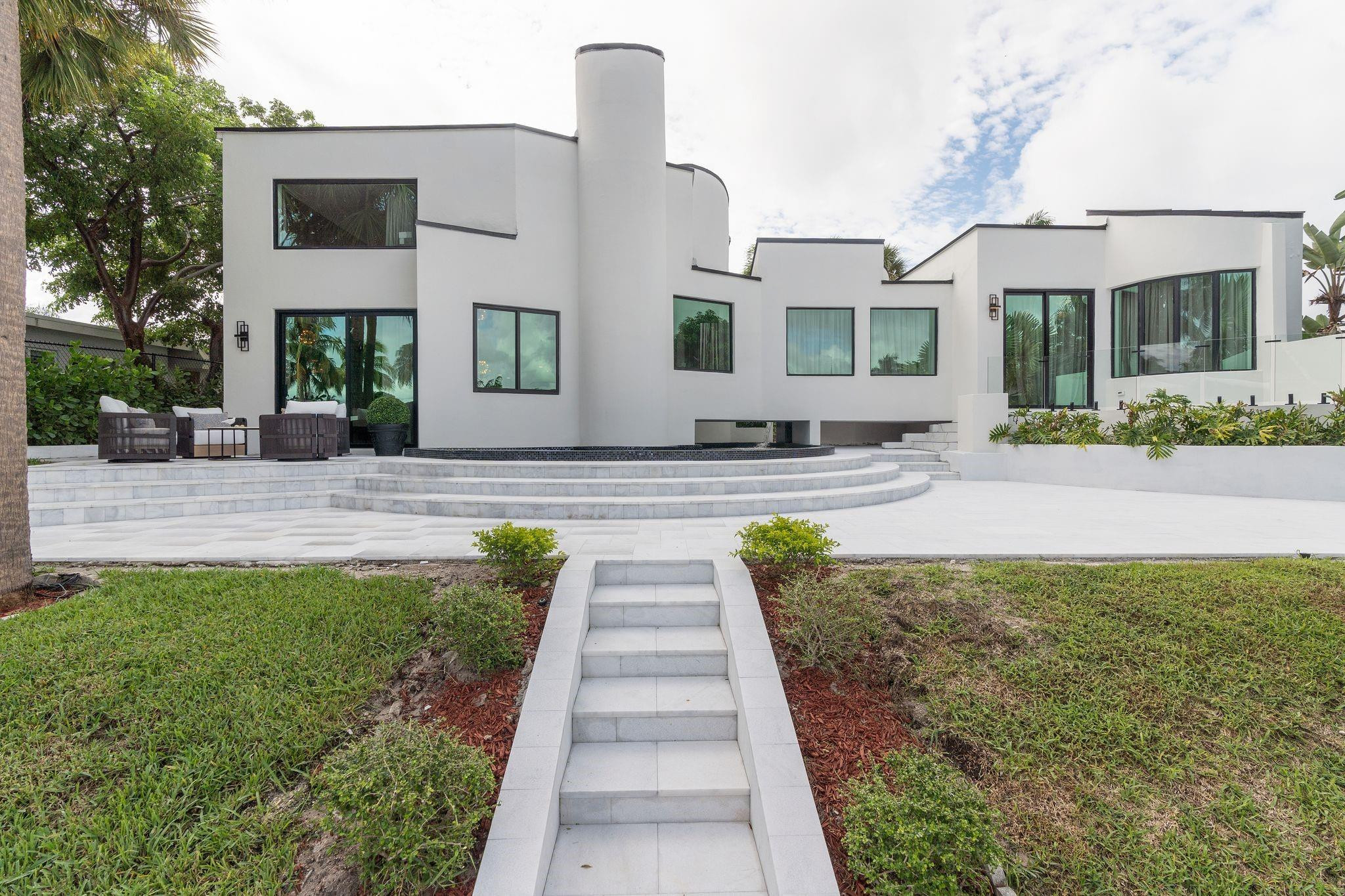 HILLSBORO HARBOR UNIT - Residential