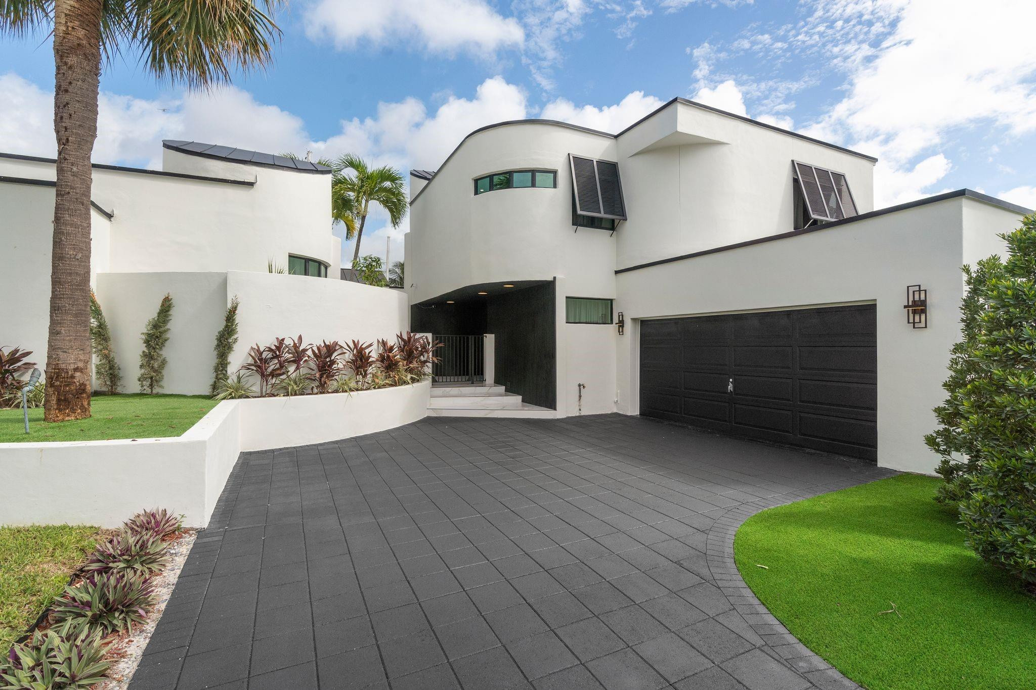 HILLSBORO HARBOR UNIT - Residential