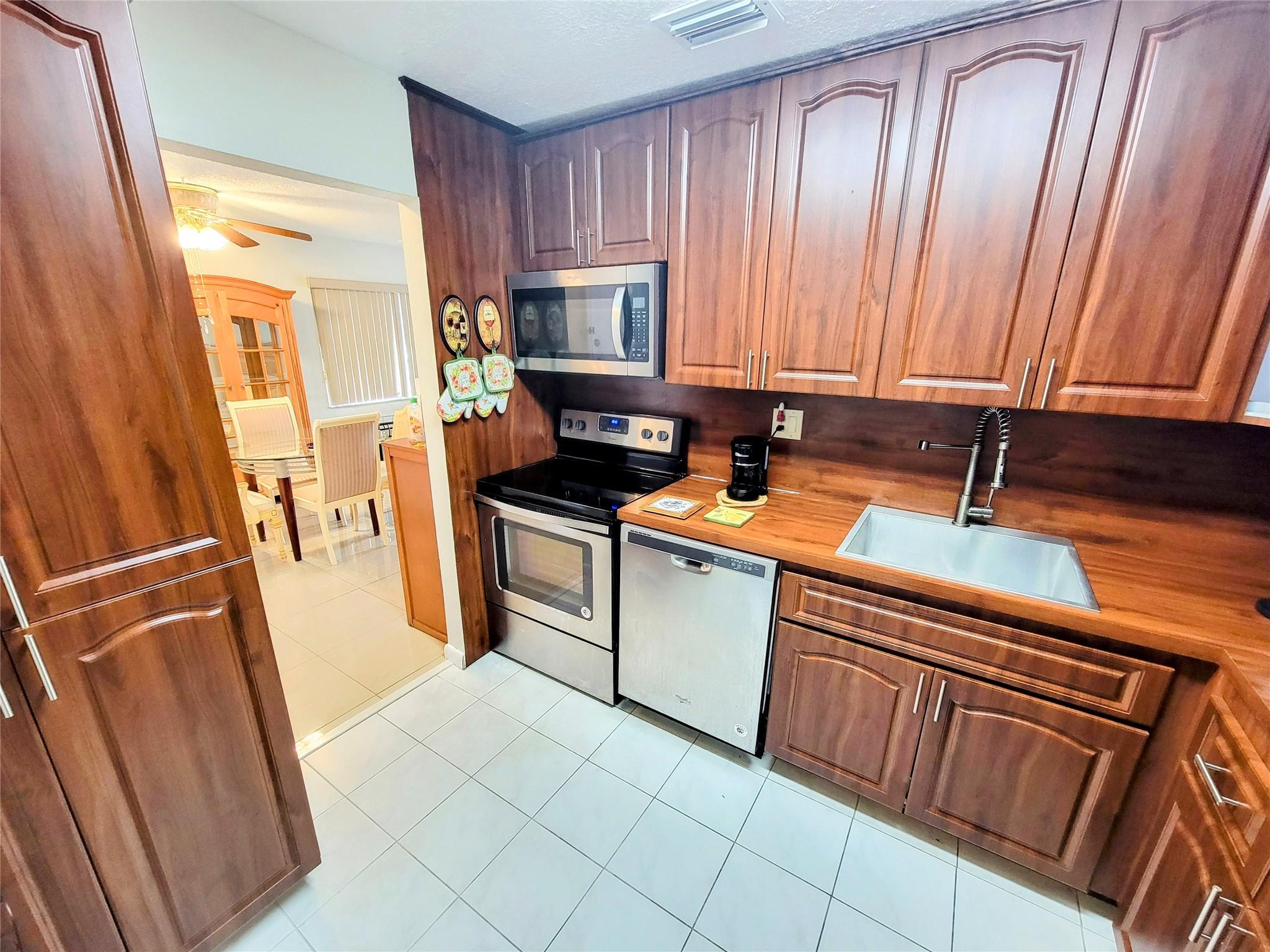 Oakbrook Village - Residential