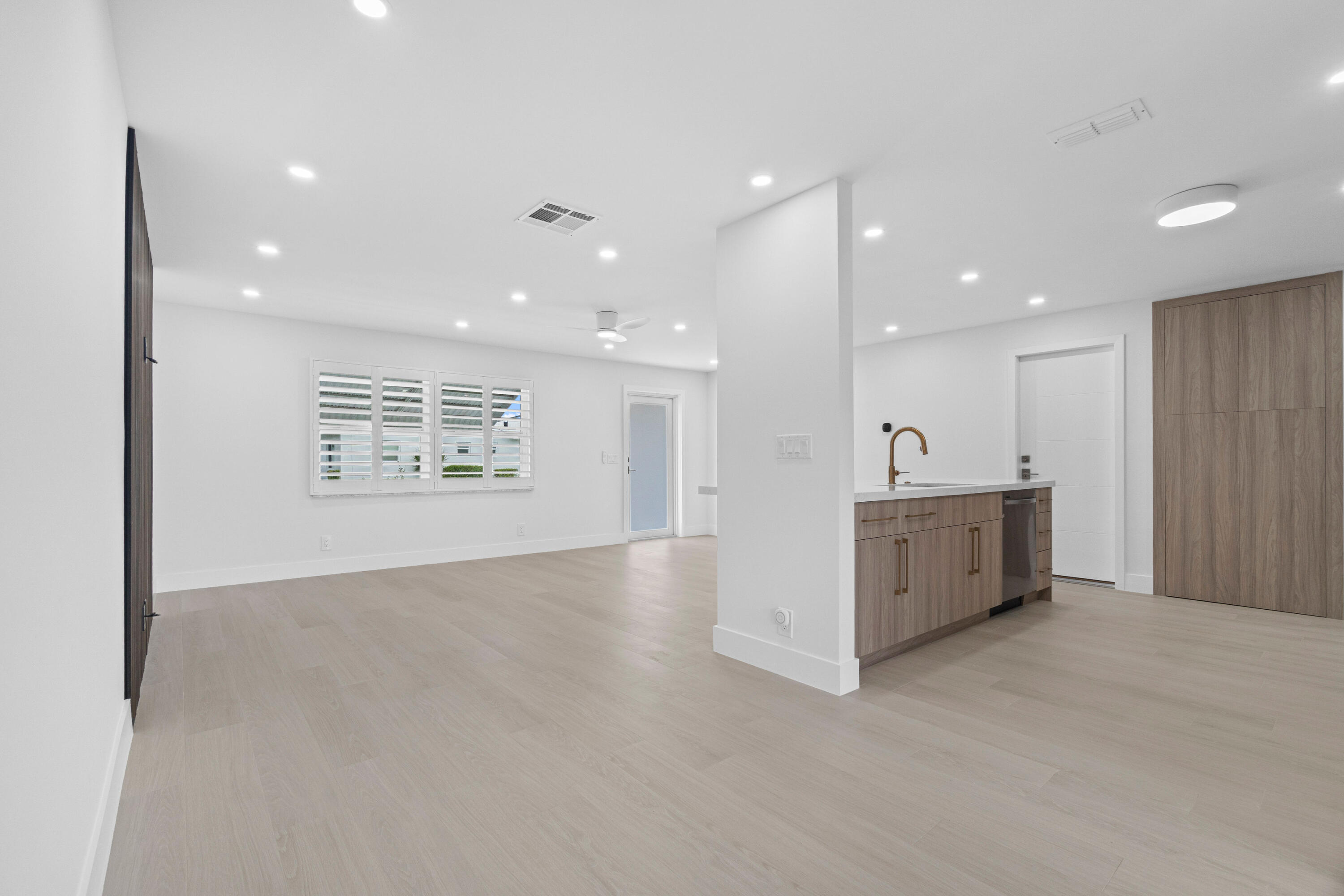 PALM BEACH LEISUREVILLE SEC 7 - Residential