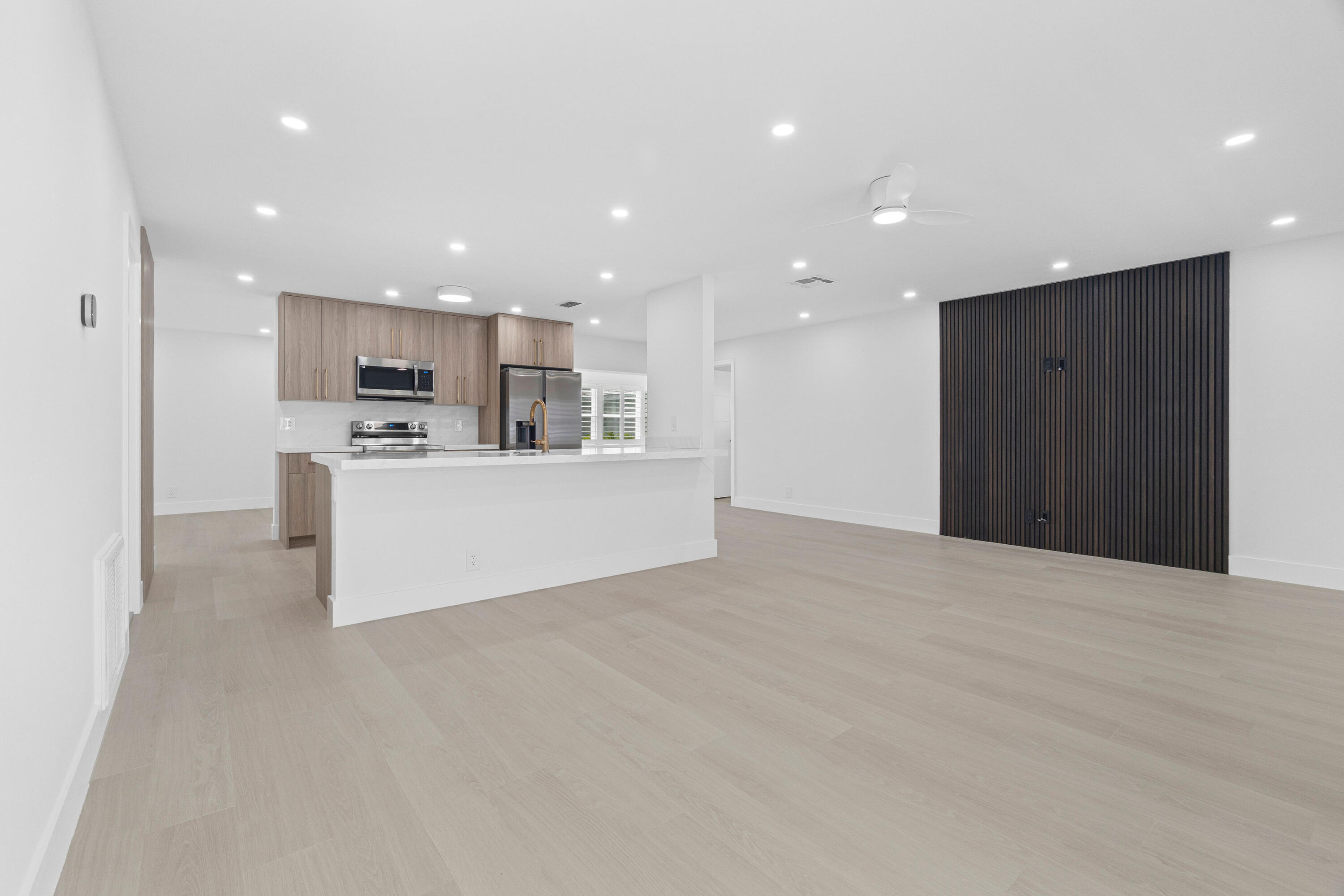 PALM BEACH LEISUREVILLE SEC 7 - Residential