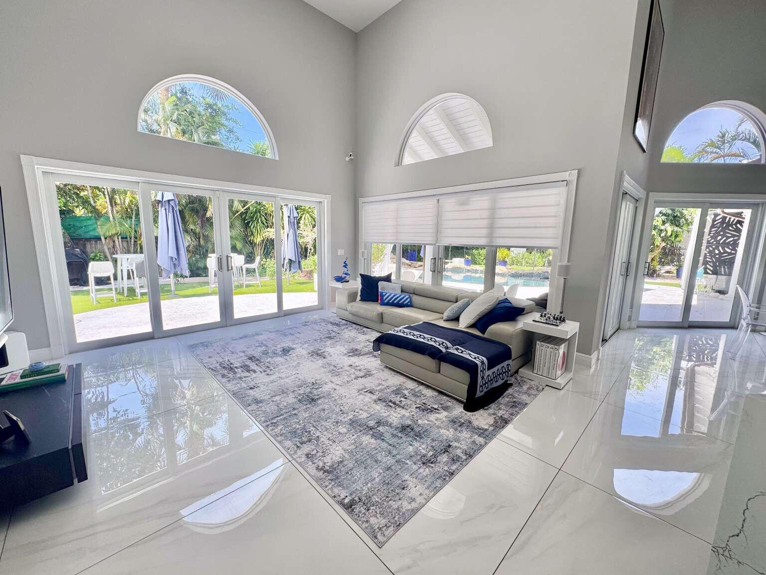 El CID West Palm Beach - Residential