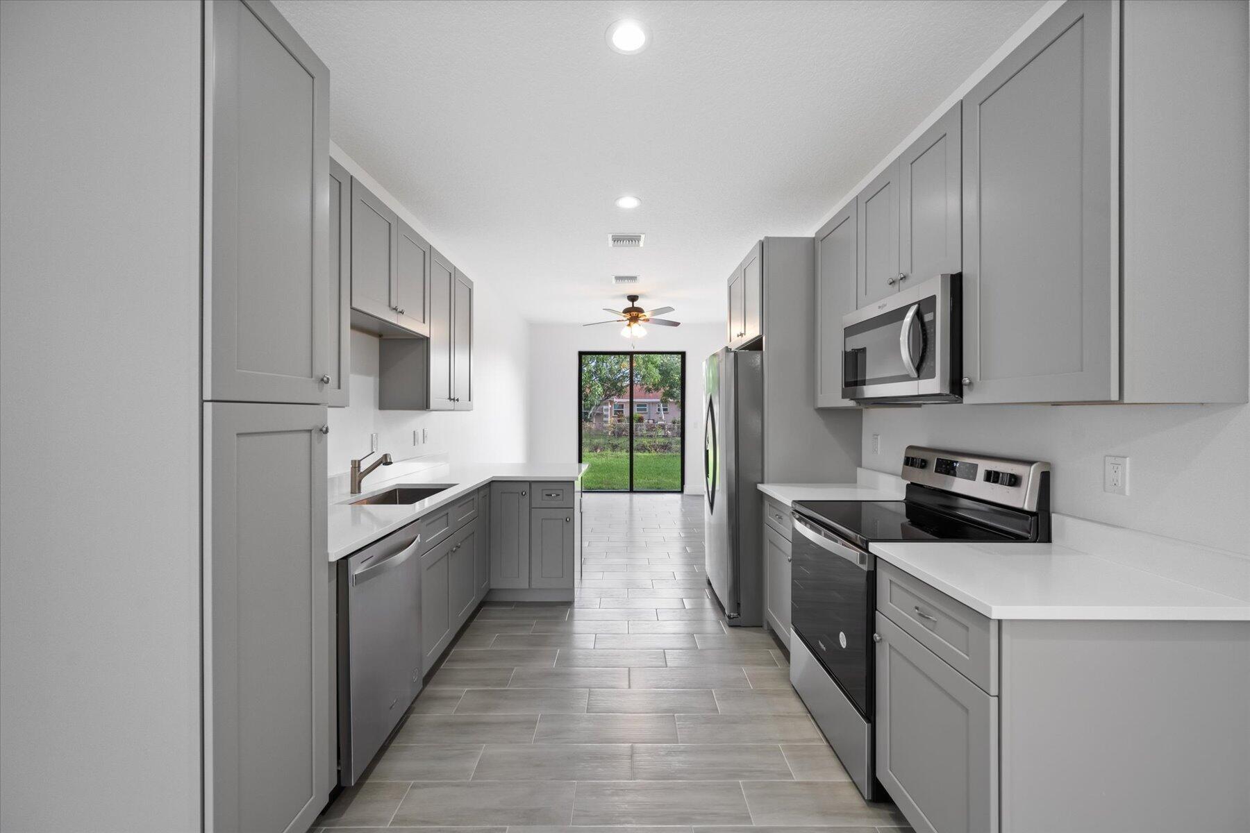 INLET GROVE - Residential
