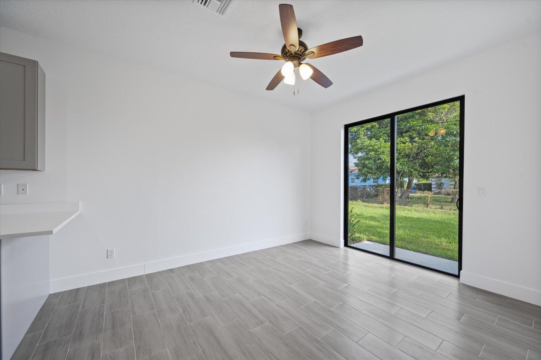 INLET GROVE - Residential