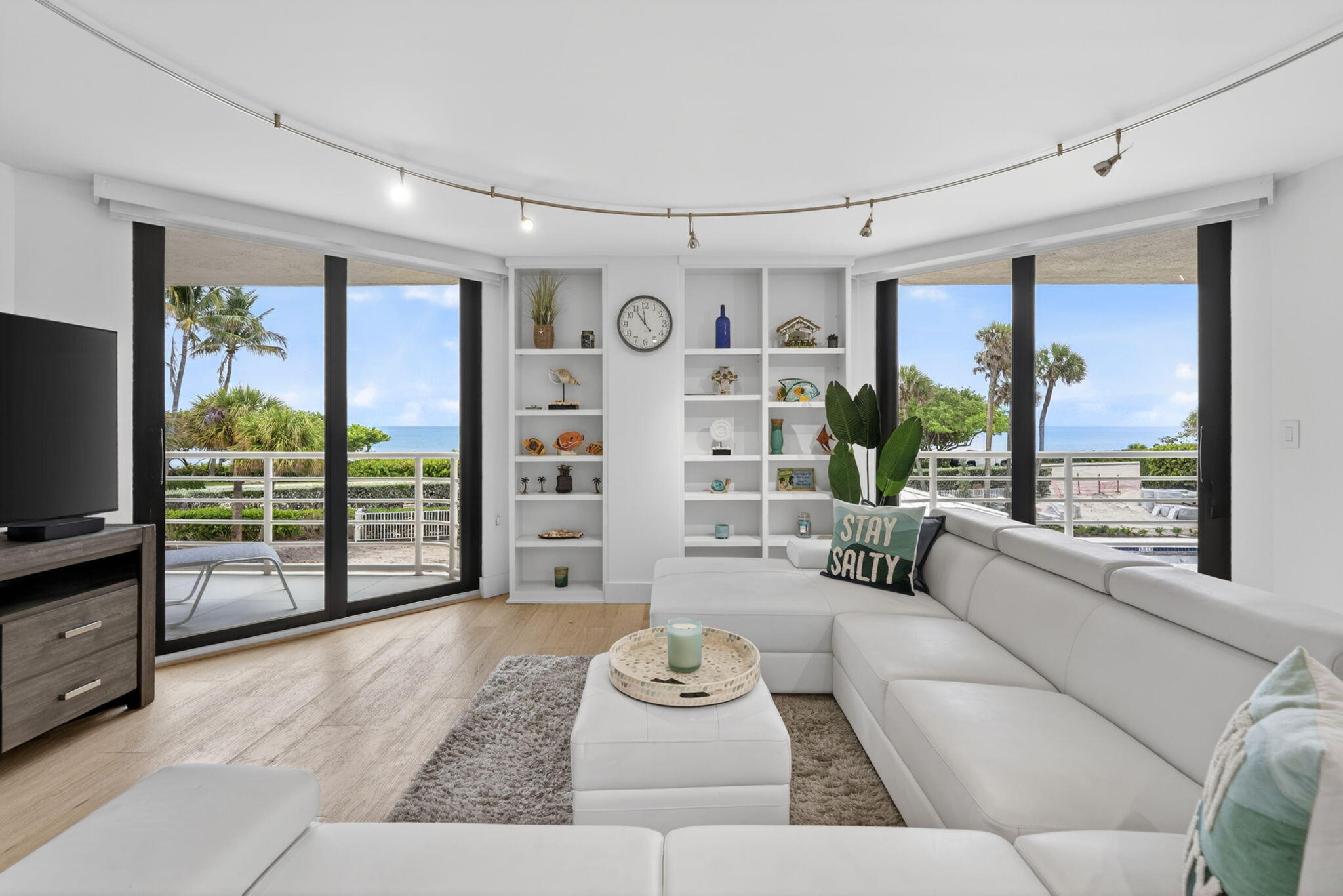 CORINTHIANS CONDO - Residential